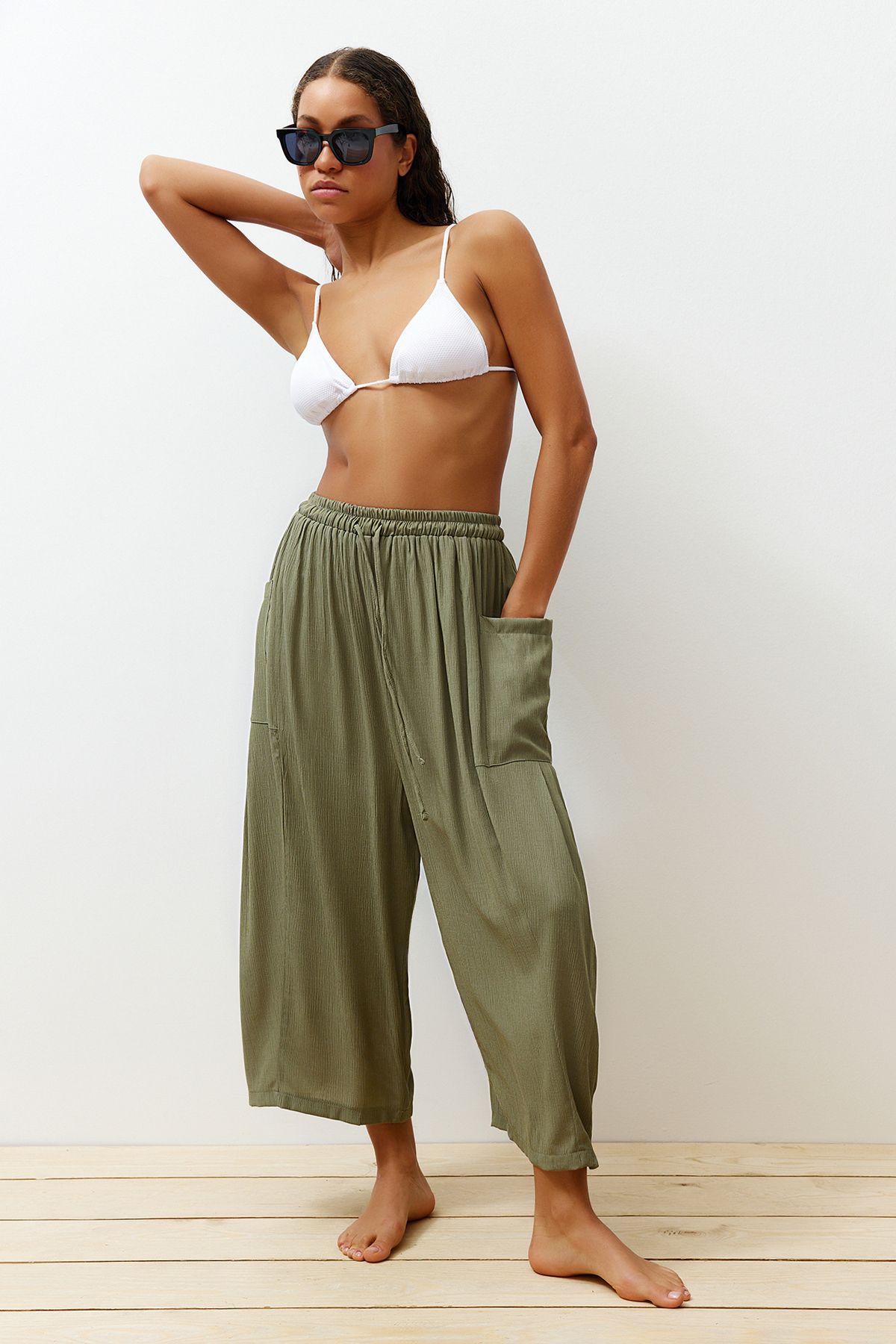 Trendyol Collection-Khakifarbene Webhose TBESS24PL00007 3