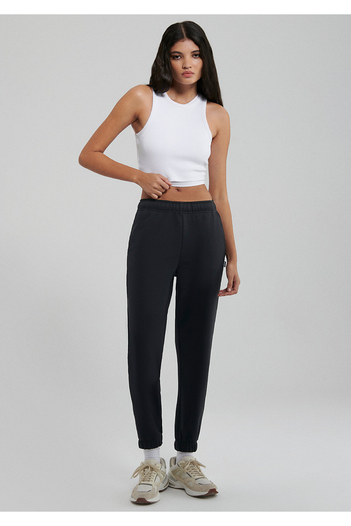 Schwarze Basic-Jogginghose 1600823-900 - 