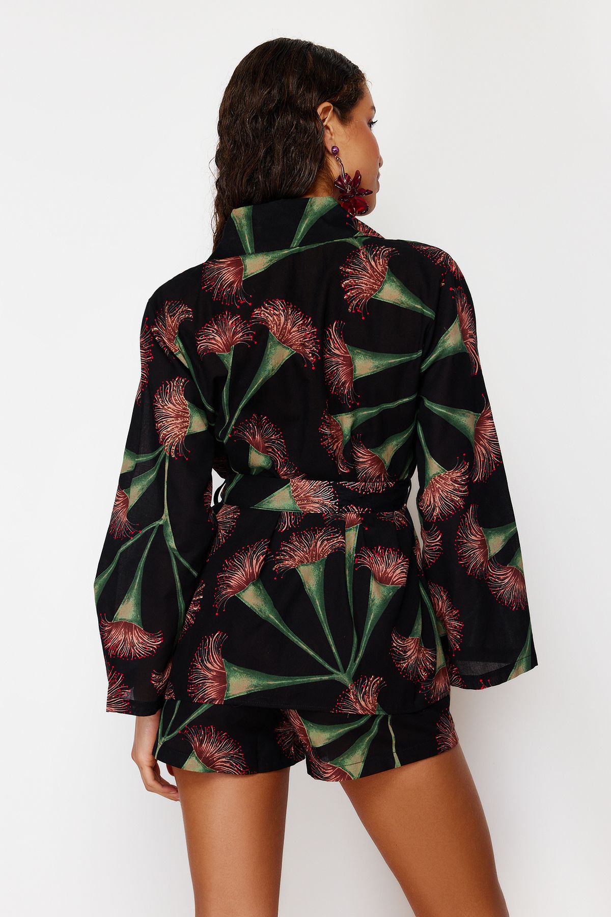 Trendyol Collection-Floral Print Belted Woven 100% Cotton Kimono Shorts Beach Suit Tbess24Au00012 5