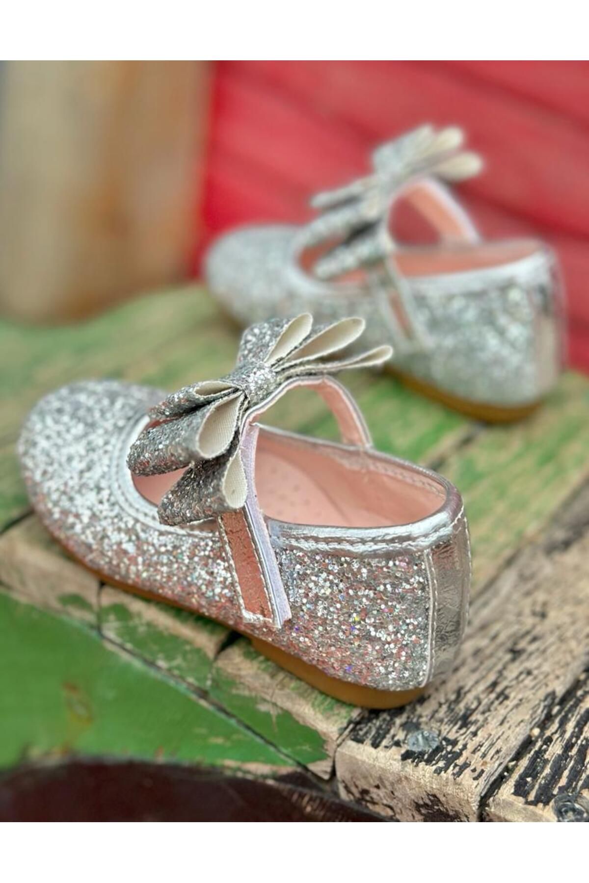 https://cdn.dsmcdn.com/ty1169/product/media/images/prod/SPM/PIM/20240210/12/bdf7dcfb-d308-3e1a-9b20-2edc35320d15/1_org_zoom.jpg