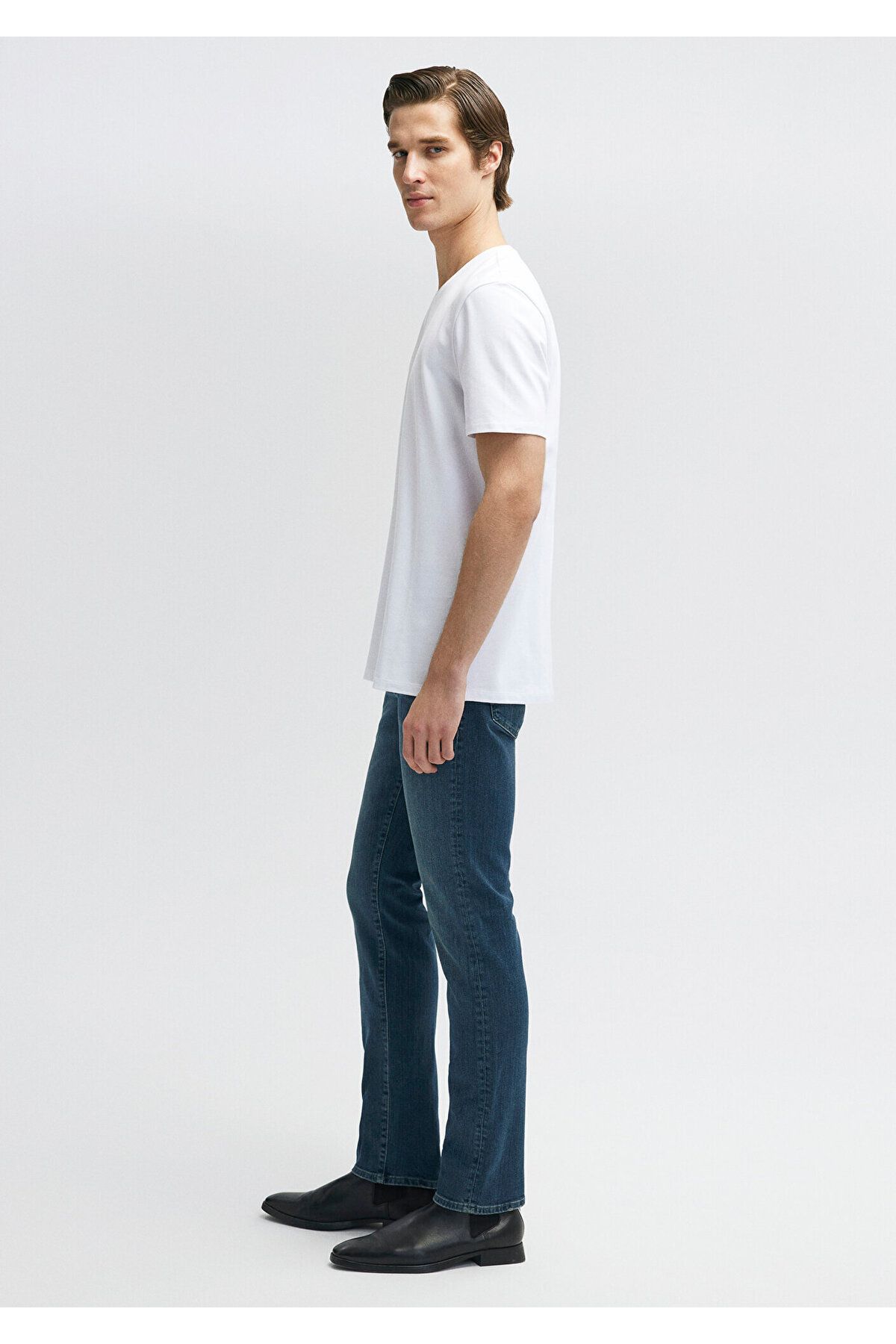 Mavi تی شرت اساسی سفید مناسب / کلاس معمولی 0610252-620