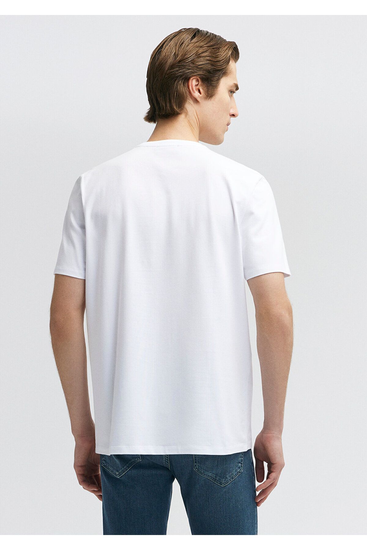 Mavi تی شرت اساسی سفید مناسب / کلاس معمولی 0610252-620