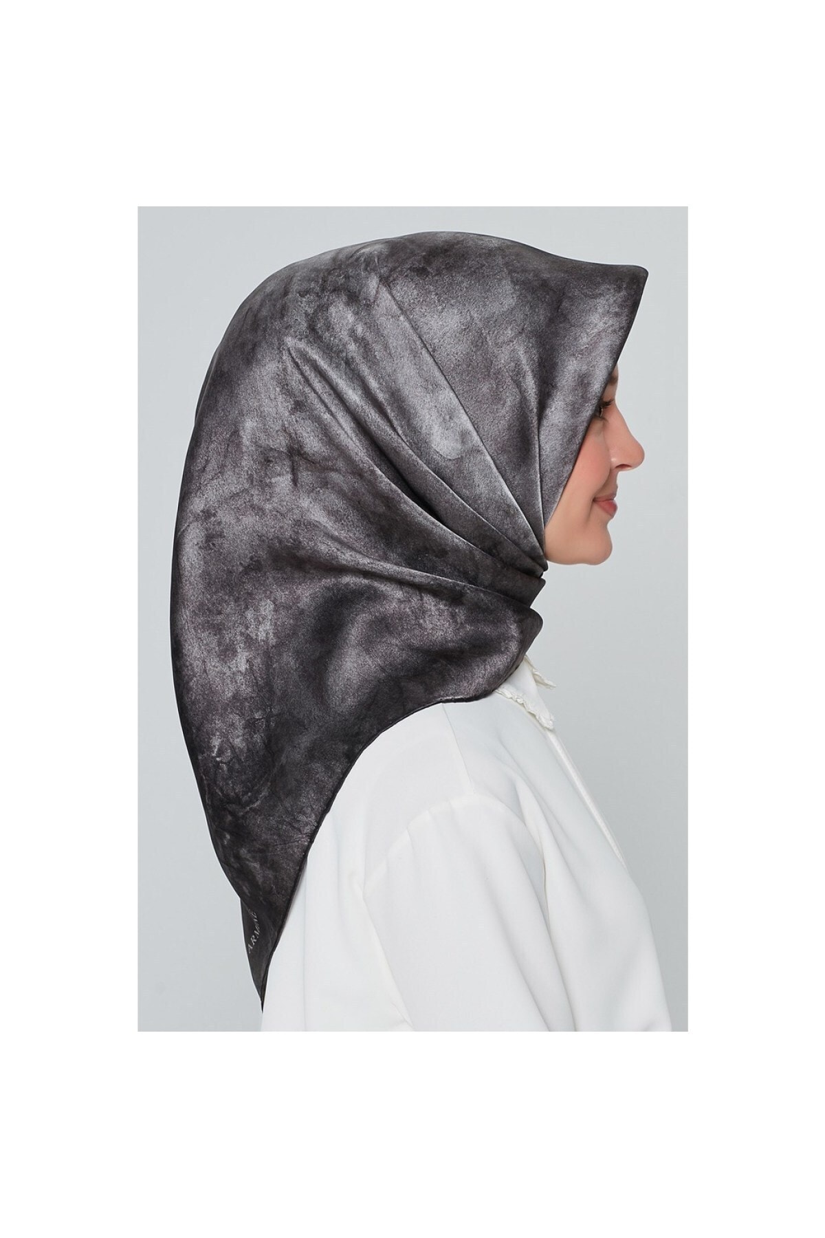 روسری زنانه آرمینه | 8333D04TN88 Armine - Image 2