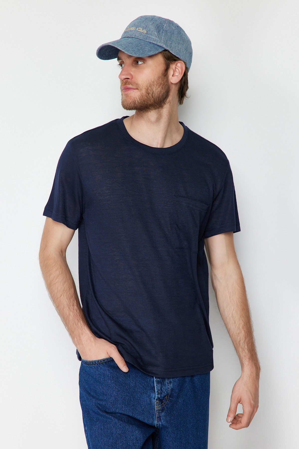 Trendyolmilla Man Lacivert Regular/Normal Kesim Cepli Keten Görünümlü Kısa Kol T-Shirt TMNSS24TS00046