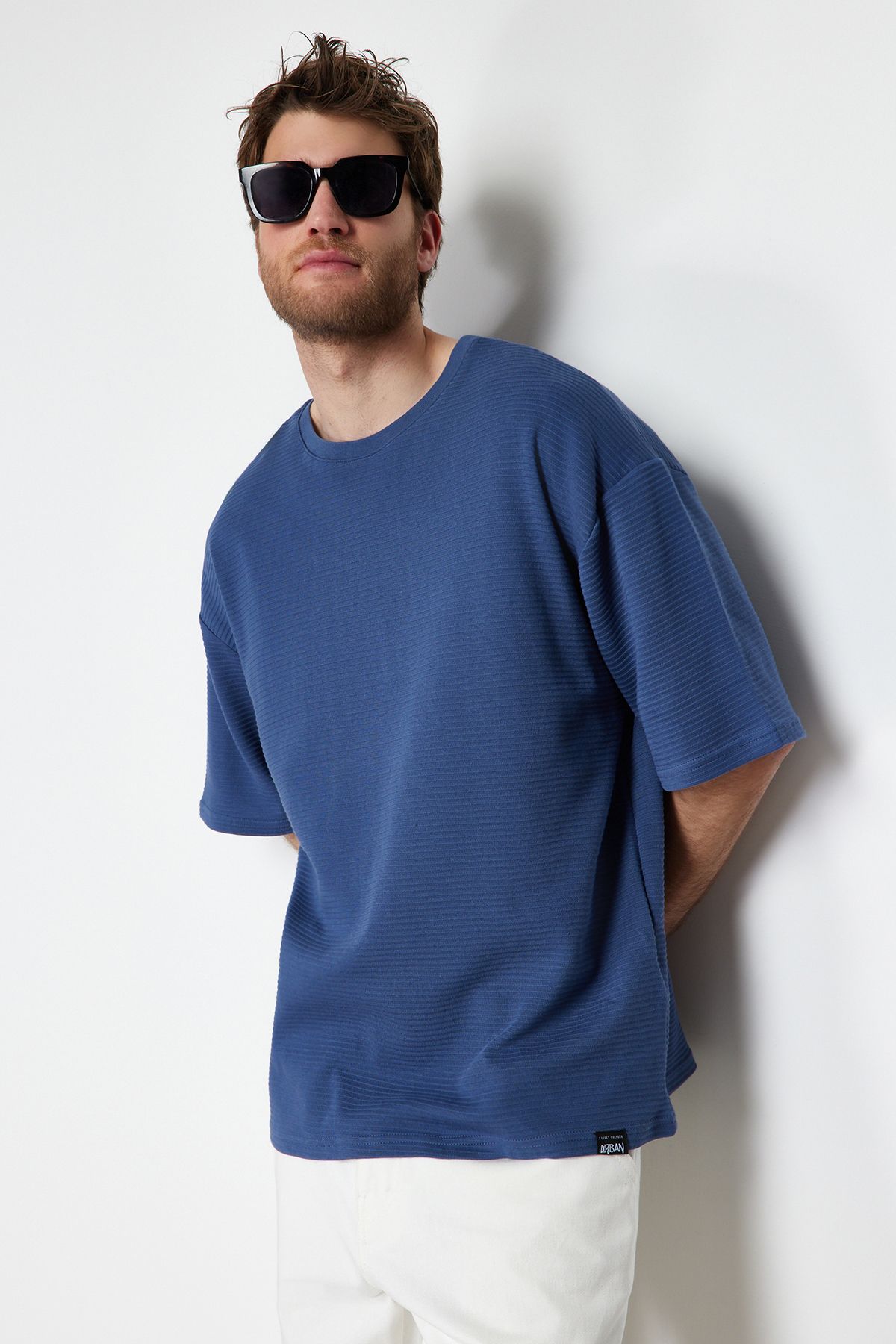Trendyol Collection-Premium Indigo Oversize Χοντρό T-Shirt - 100% βαμβάκι, ετικέτες, υφή TMNSS23TS00069 8