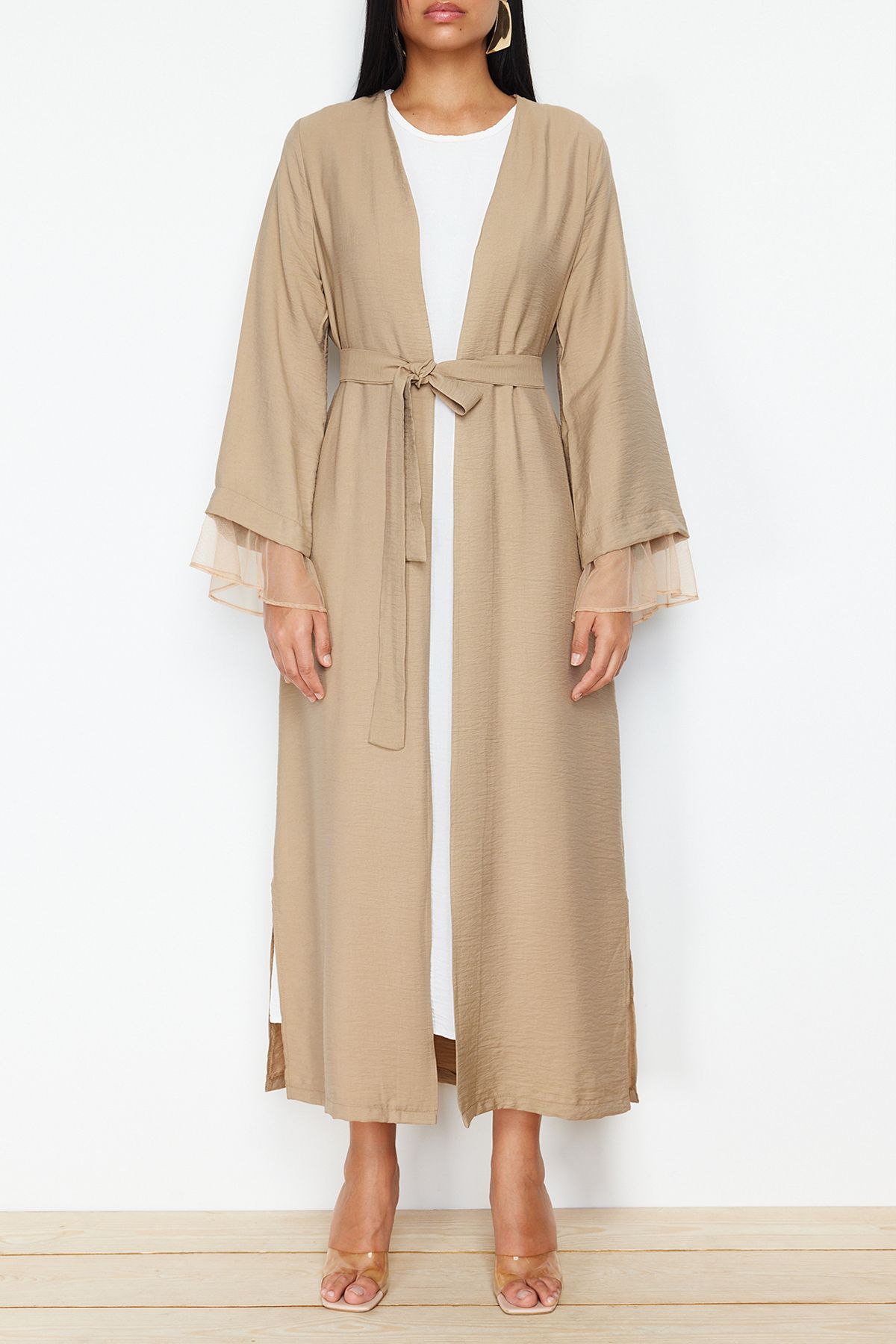 Trendyol Modest-Gewebte Kappe mit Gürtel und Tülldetail in Nerzfarbe, Ferace und Abaya TCTSS24KF00010 3
