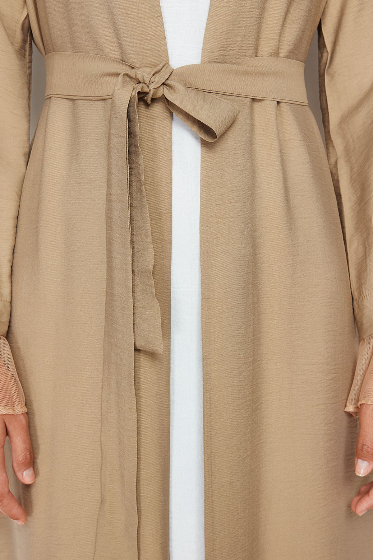 Trendyol Modest-Gewebte Kappe mit Gürtel und Tülldetail in Nerzfarbe, Ferace und Abaya TCTSS24KF00010 5