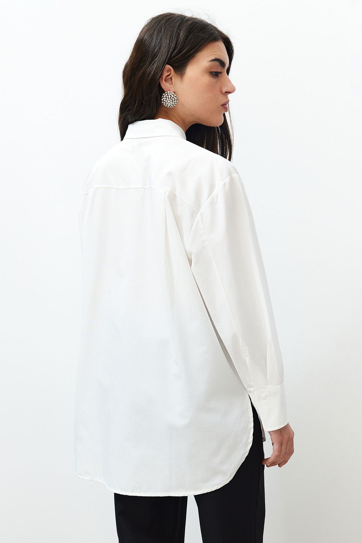 Trendyolmilla  Ekru Önü Taş Detaylı Regular Normal Kalıp Dokuma Gömlek TWOSS24GO00069 - Görsel 7
