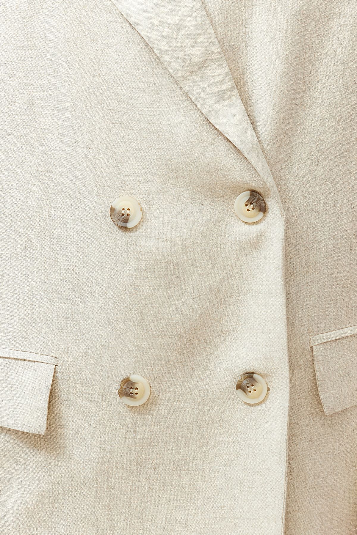 Trendyol Collection-Beigefarbener Blazer aus Baumwoll-Leinengewebe mit zweireihigem Verschluss TWOSS24BC00018 4