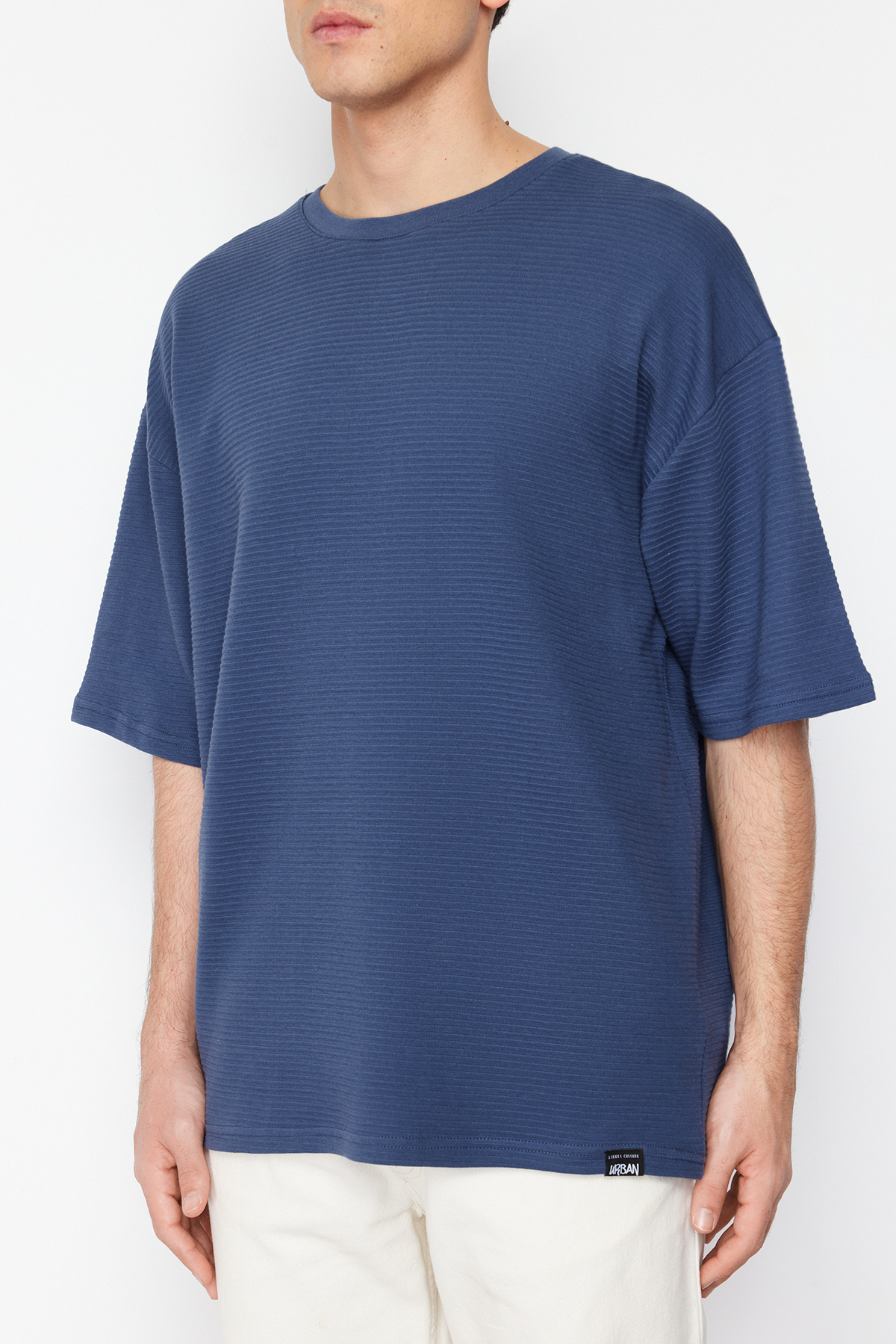 Trendyol Collection-Premium Indigo Oversize Χοντρό T-Shirt - 100% βαμβάκι, ετικέτες, υφή TMNSS23TS00069 5
