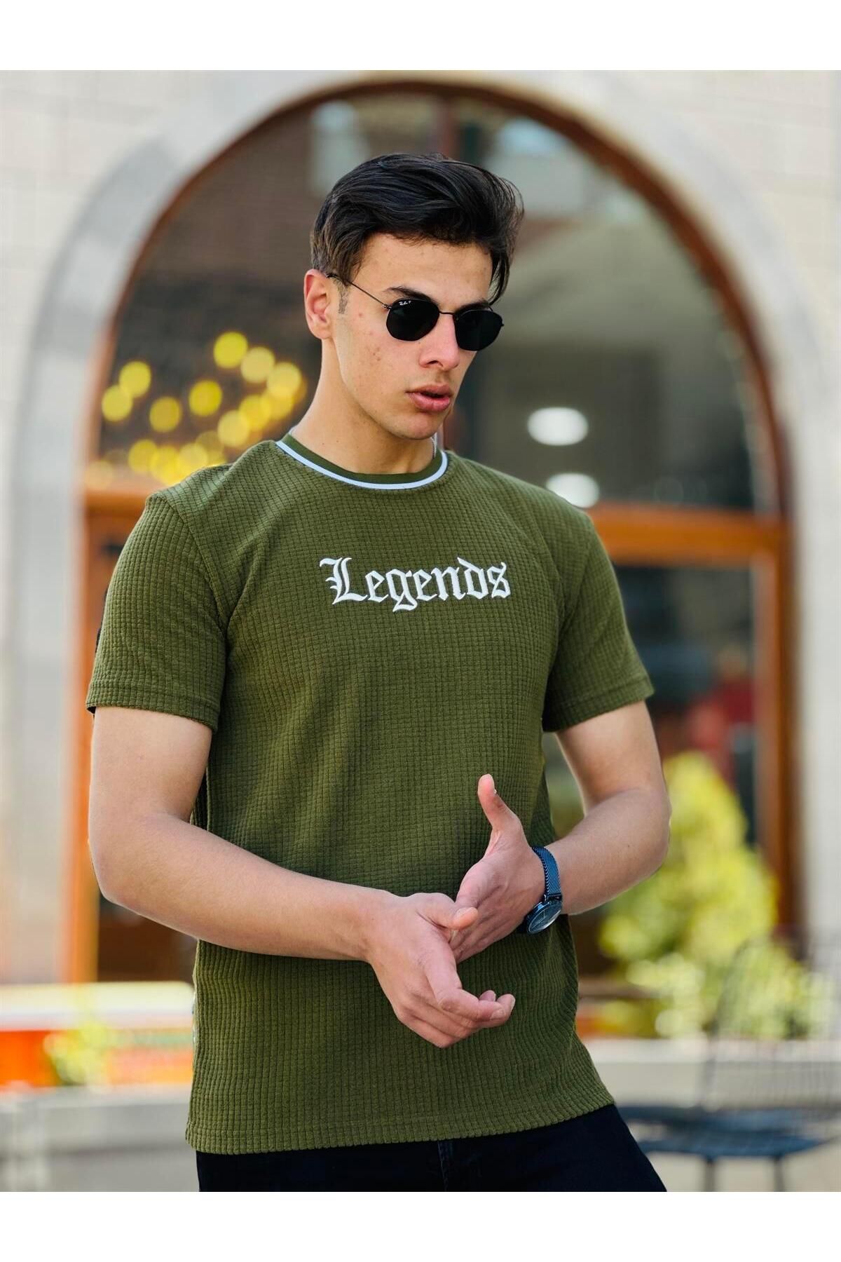 Dark green t shirt on sale style