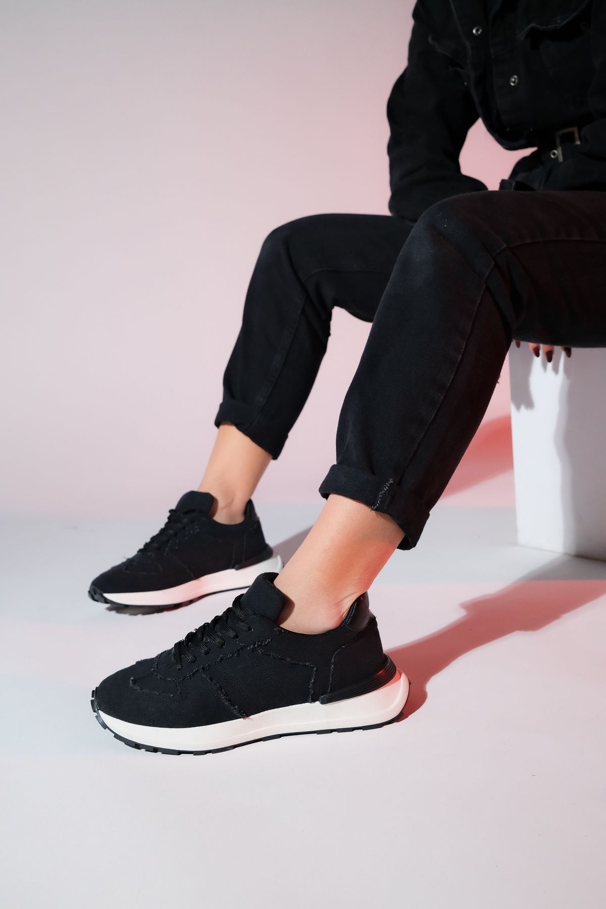 اسنیکر سیاه زنانه کفش ورزشی جین رافائل luvishoes