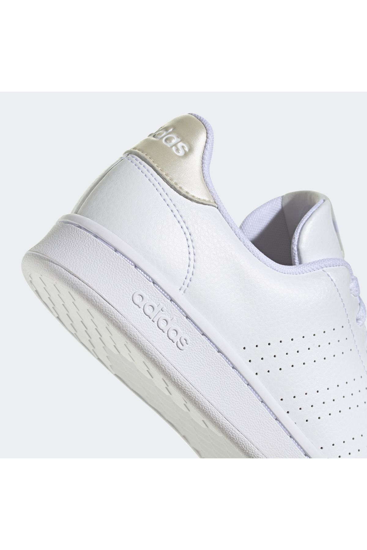 adidas مزیت کفش های اسپرت روزمره سفید زنانه