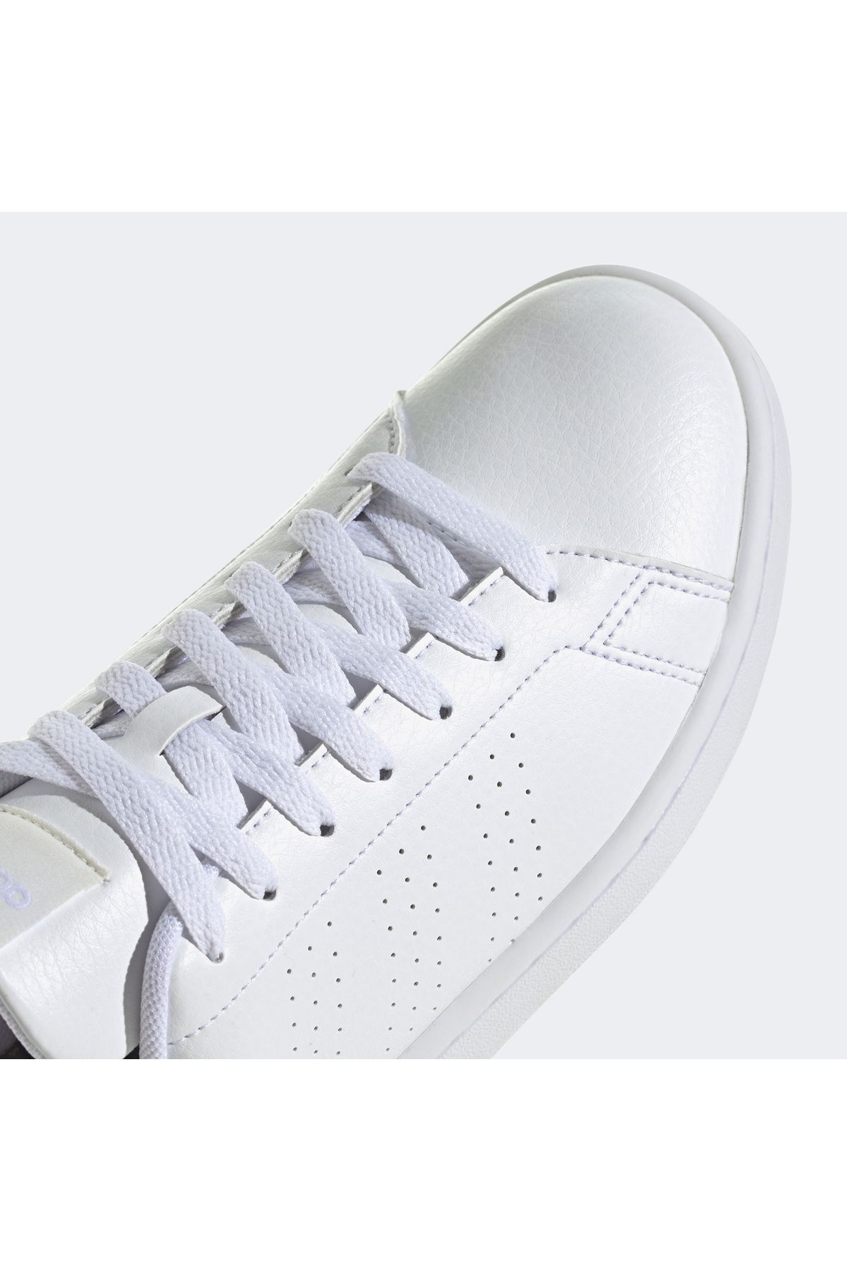 adidas مزیت کفش های اسپرت روزمره سفید زنانه