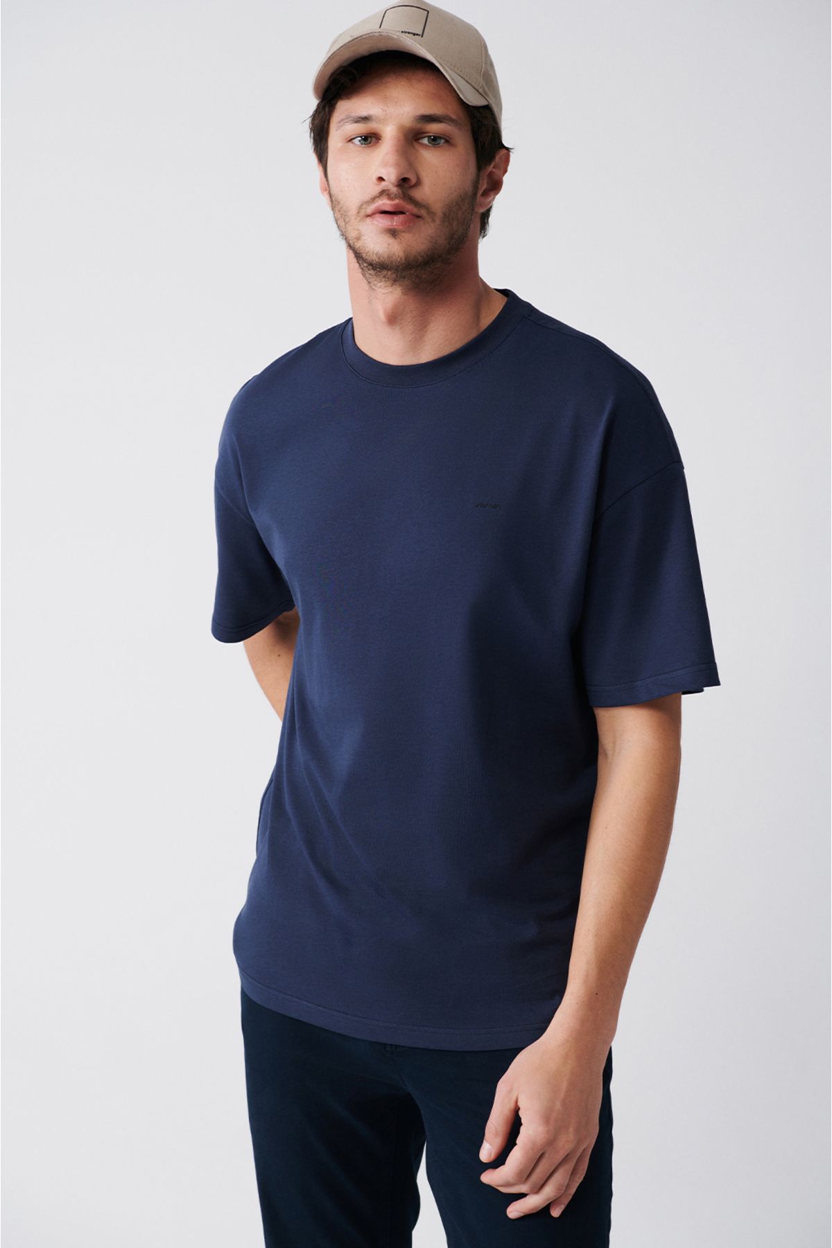 Avva Men s Navy Blue Oversize 100 Cotton Crew Neck Back Printed T shirt A31y1135