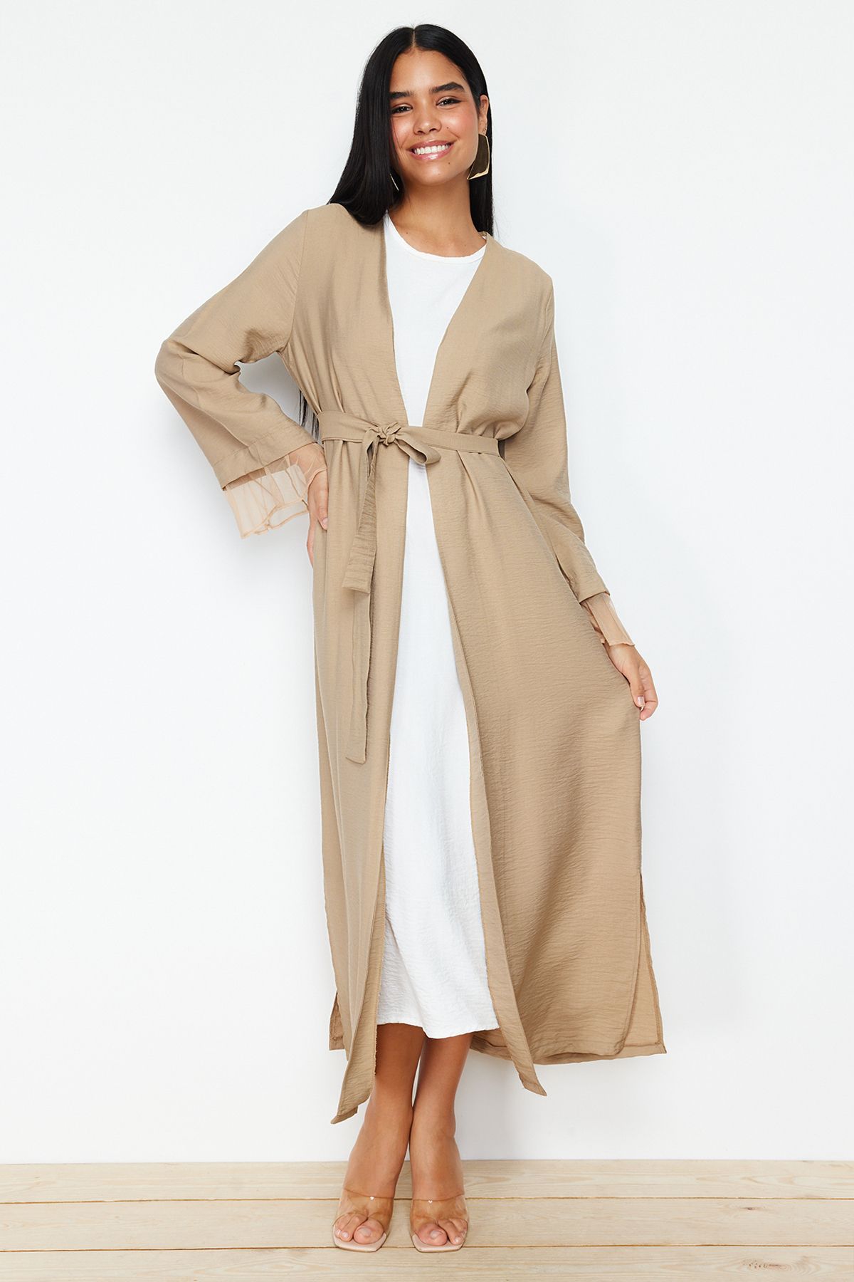 Trendyol Modest-Gewebte Kappe mit Gürtel und Tülldetail in Nerzfarbe, Ferace und Abaya TCTSS24KF00010 4