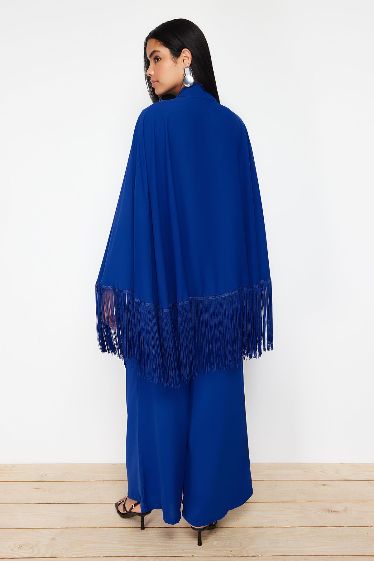 Trendyol Modest-Marineblauer Cape-Jumpsuit-Abendanzug mit Quasten TCTAW24DB00007 6