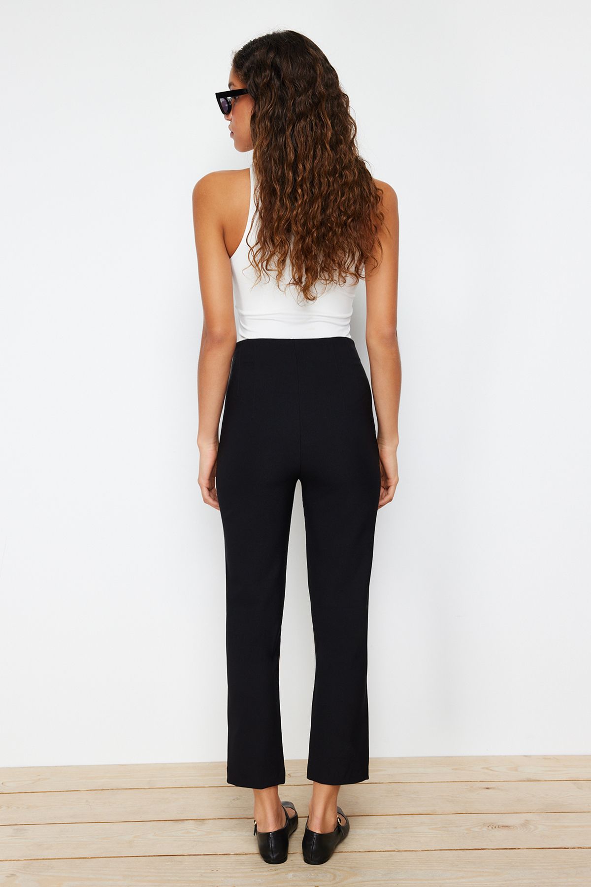 Trendyol Collection-Schwarze, knöchellange, gewebte Stoffhose mit Zigarettenform und hoher Taille TWOSS20PL0515 11