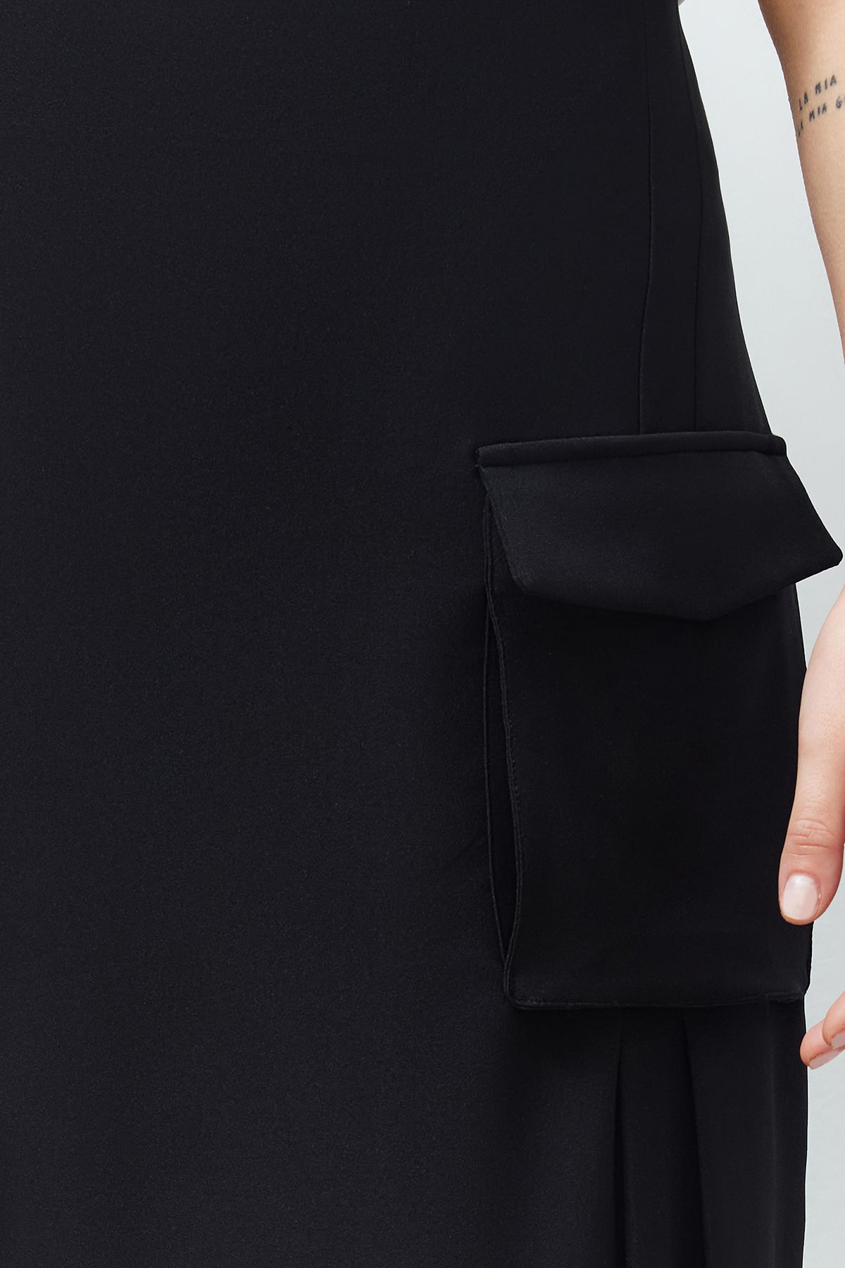 Trendyol Modest-Fustă creion lungă din țesătură neagră TCTSS24EE00000 4