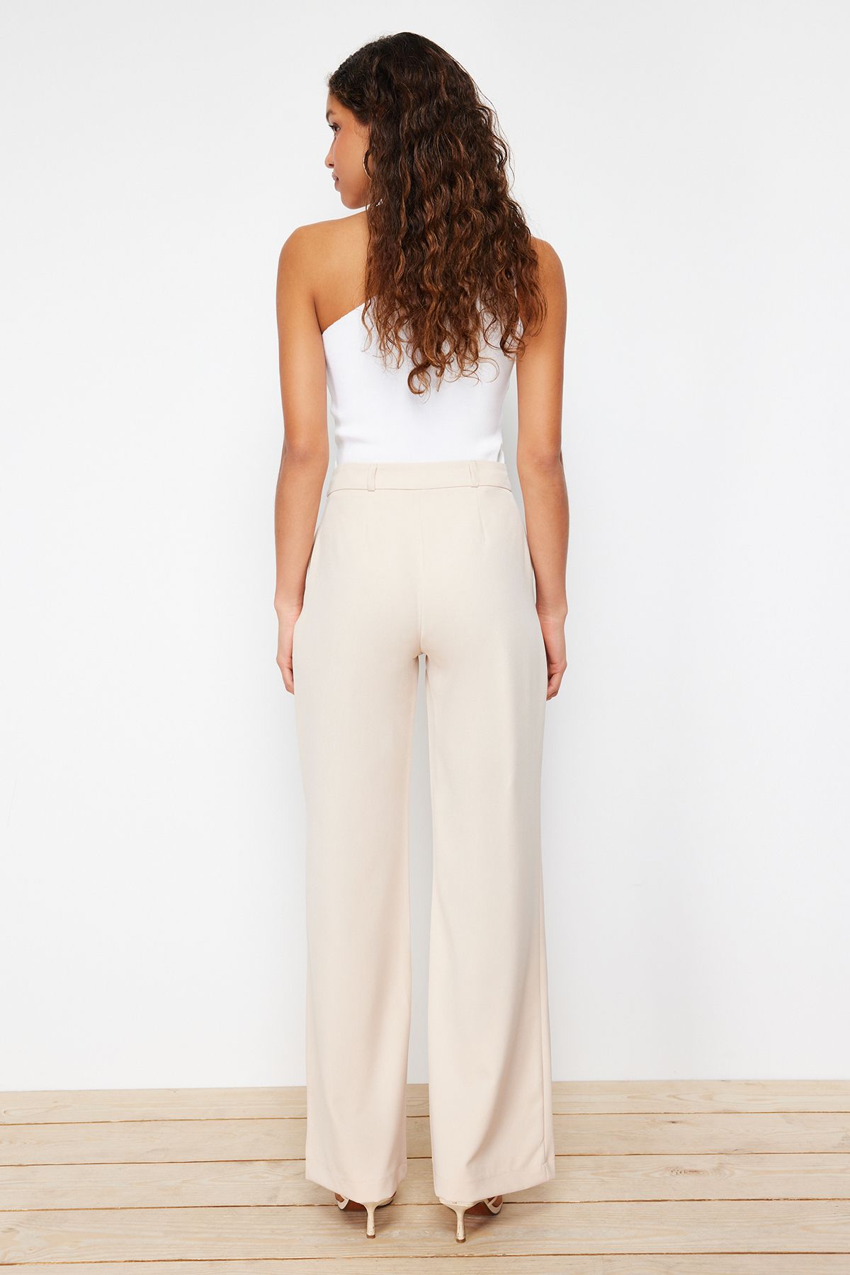 Trendyol Collection-Plissee-Stoffhose mit hoher Taille und weitem Bein – TWOAW21PL0076 12