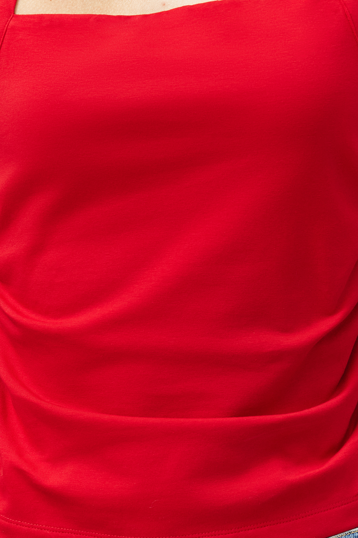 Trendyolmilla  Kırmızı Düz Kare Yaka Askılı Büzgülü Fitted/Vücuda Oturan Esnek Örme Bluz TWOSS24BZ00400 - Görsel 6