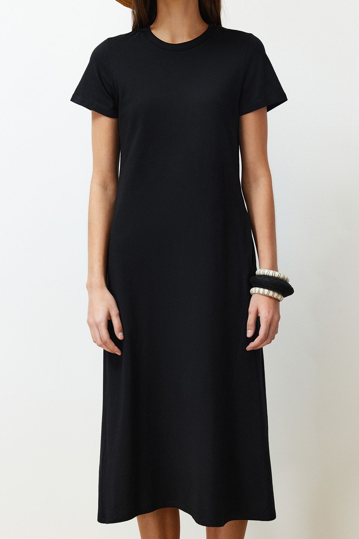 Trendyol Collection-Schwarzes Premium-Strick-Midikleid in A-Linie mit Rundhalsausschnitt und Taschen TWOSS24EL00169 4