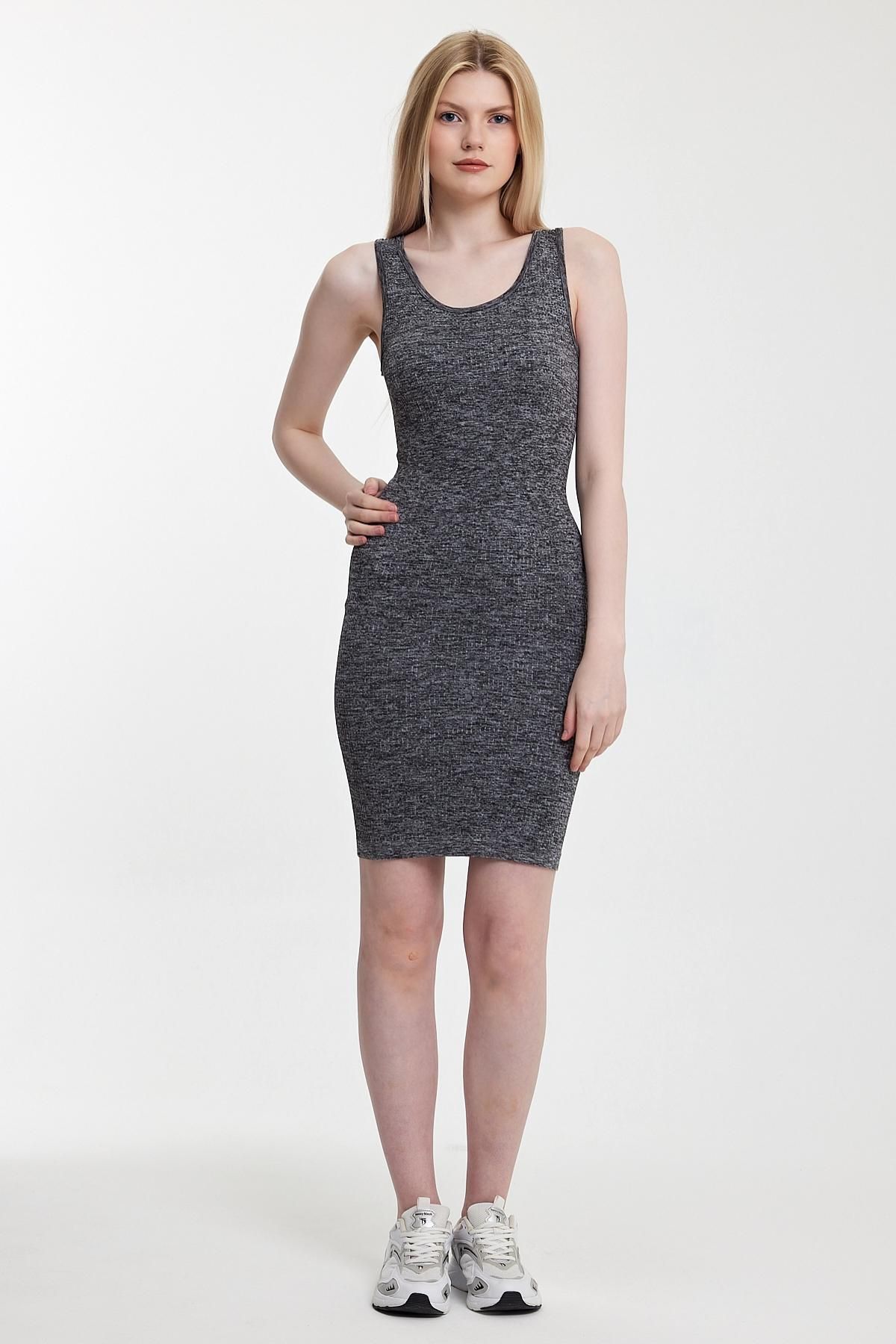 complete the look image