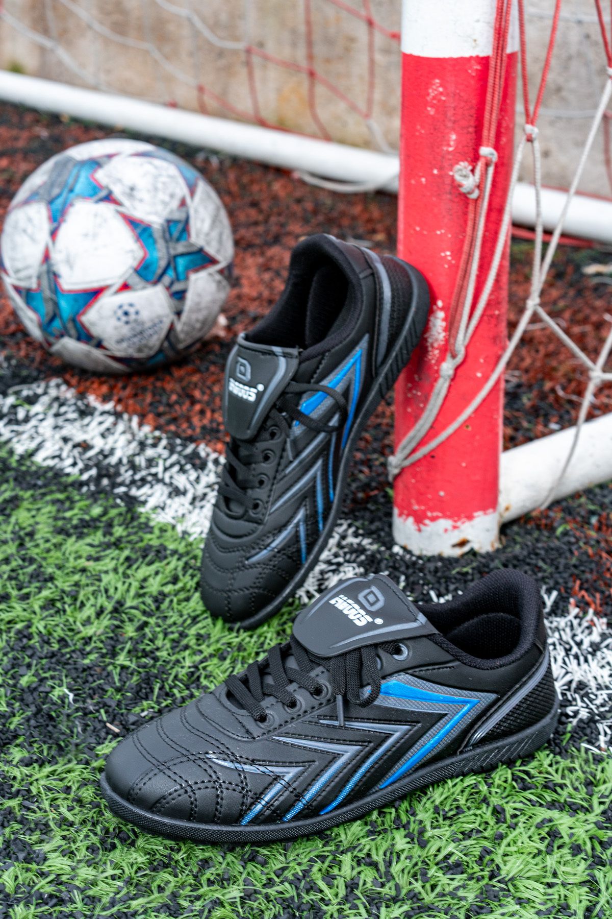 Goldstar futsal shoes hotsell price