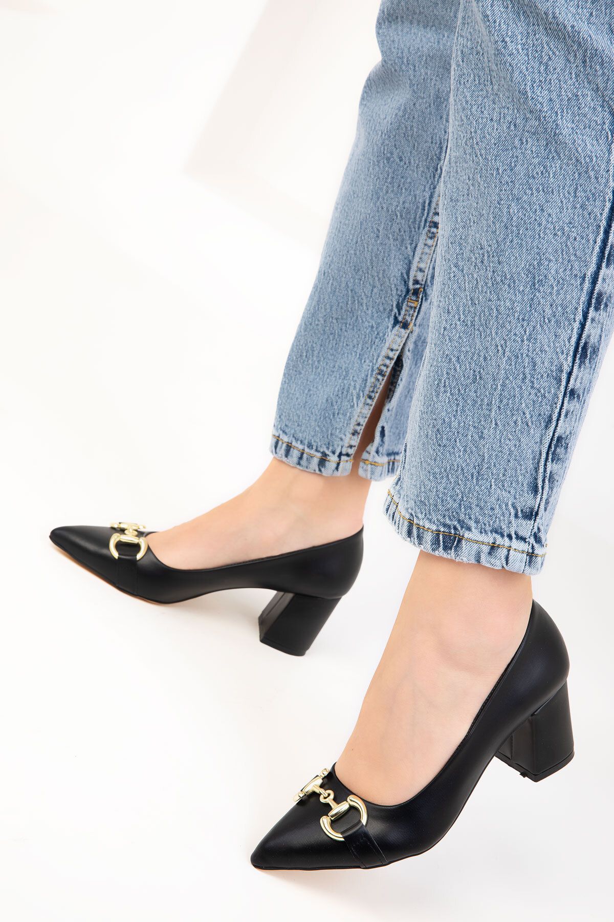 SOHO-Black-Gold Women's Classic Heeled Shoes 18477 2