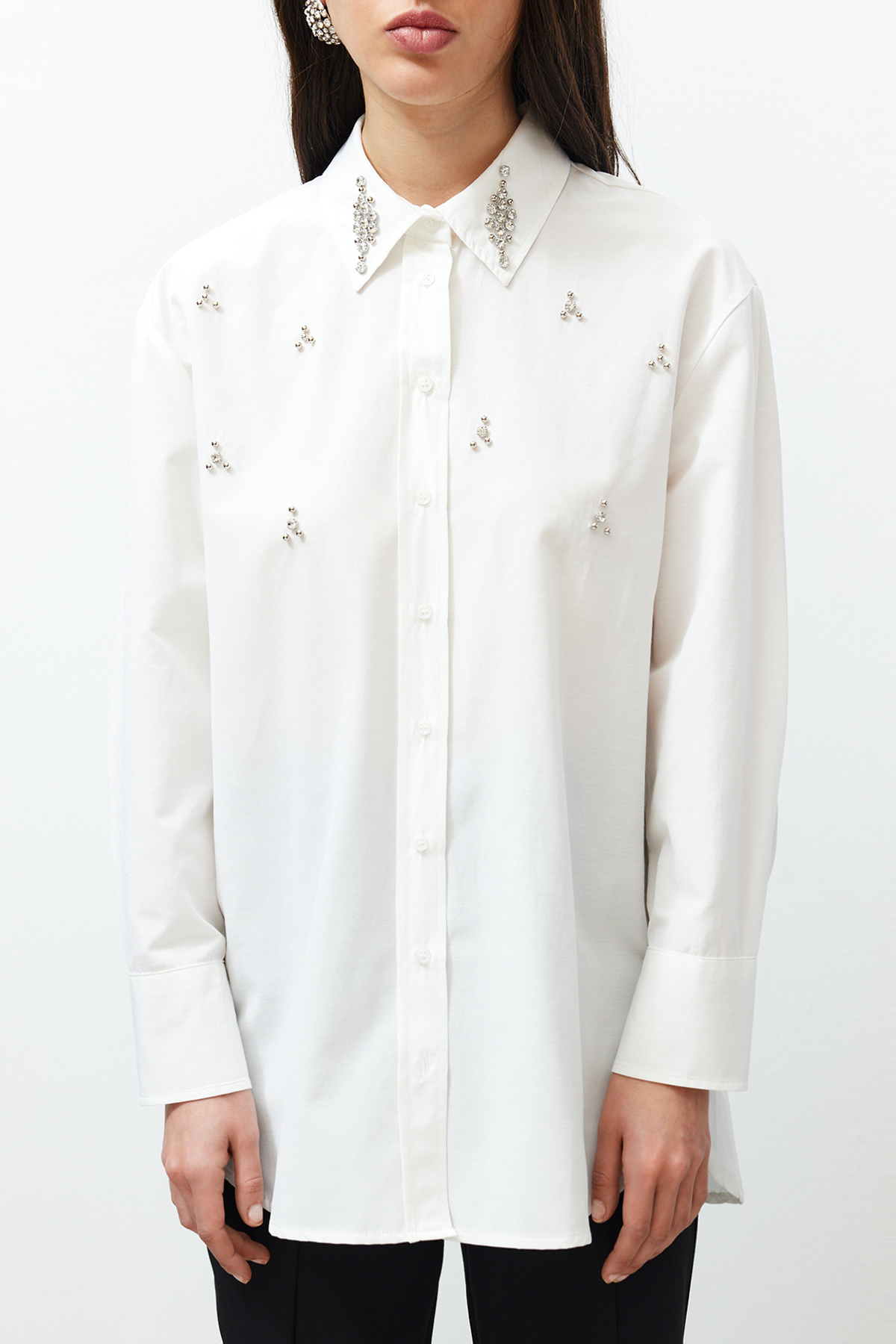 Trendyolmilla  Ekru Önü Taş Detaylı Regular Normal Kalıp Dokuma Gömlek TWOSS24GO00069 - Görsel 5