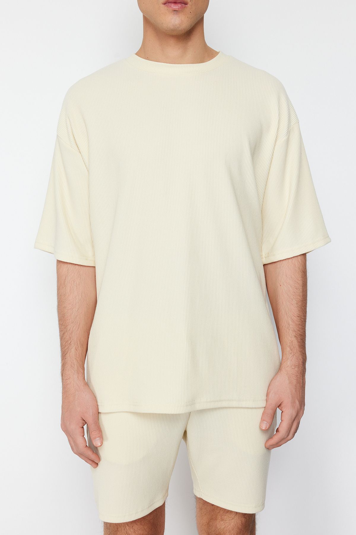 Trendyol Collection-Ecru Premium Oversize Crew λαιμόκοψη κοντό μανίκι με υφή οθωμανικό μπλουζάκι TMNSS23TS00081 5