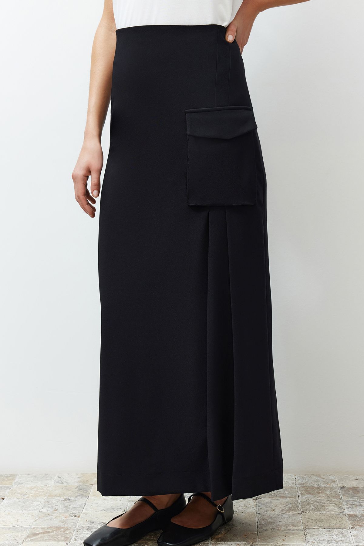 Trendyol Modest-Fustă creion lungă din țesătură neagră TCTSS24EE00000 5