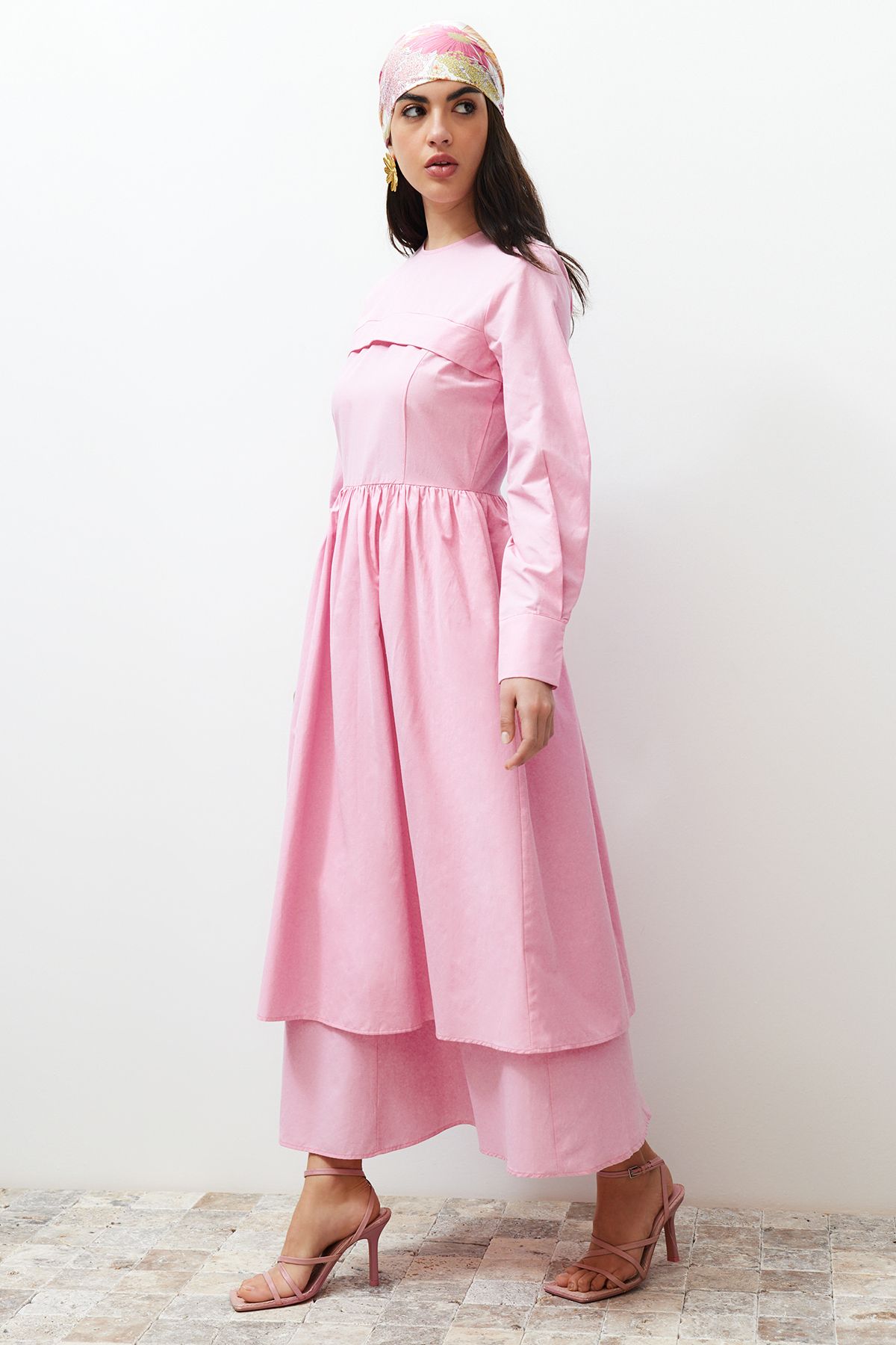 Trendyol Modest Różowa, Szczegółowa, Gładka, Tkana Sukienka Z Przodu Kobieta - 42