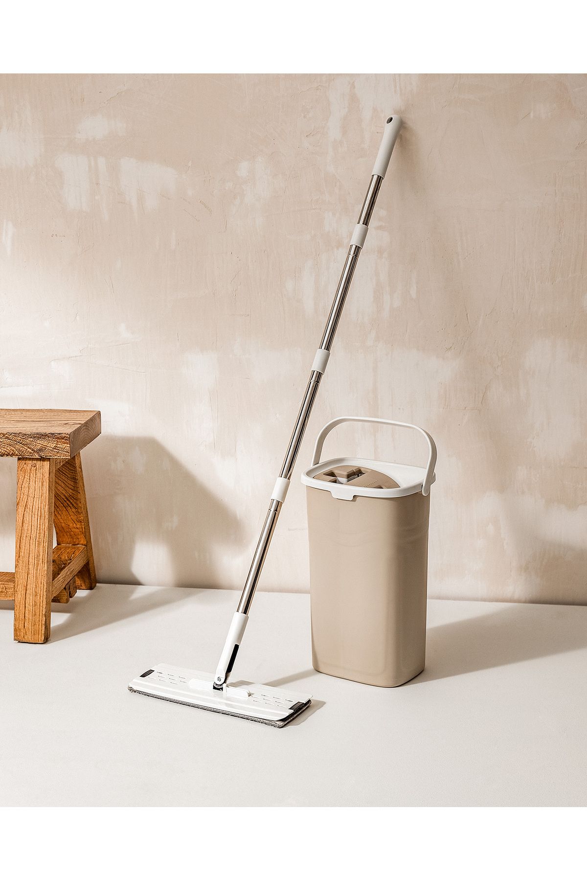 Mop online in english