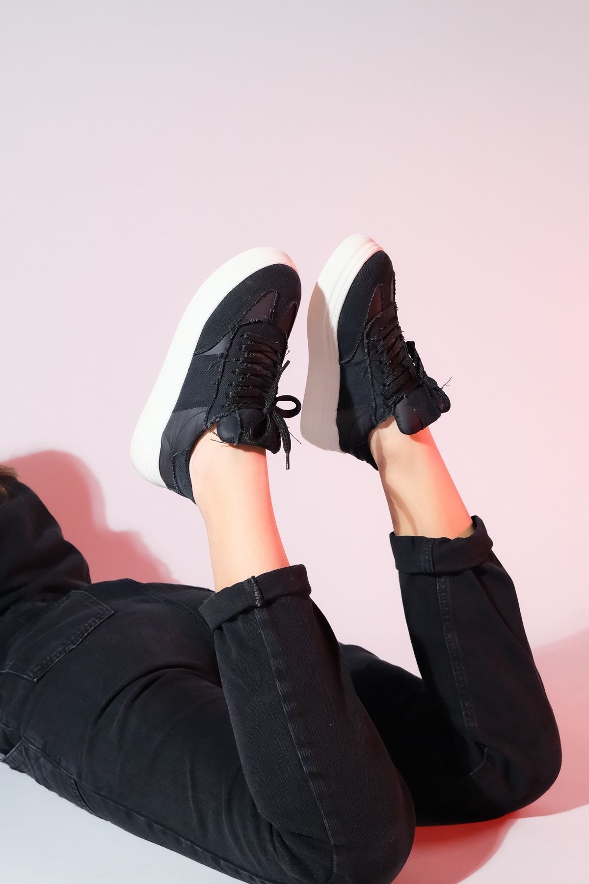 اسنیکر سیاه زنانه کفش ورزشی جین اورجینال luvishoes