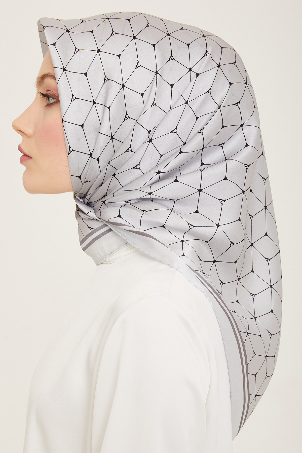 روسری زنانه آرمینه | E24YA9166D01 Armine - Image 2