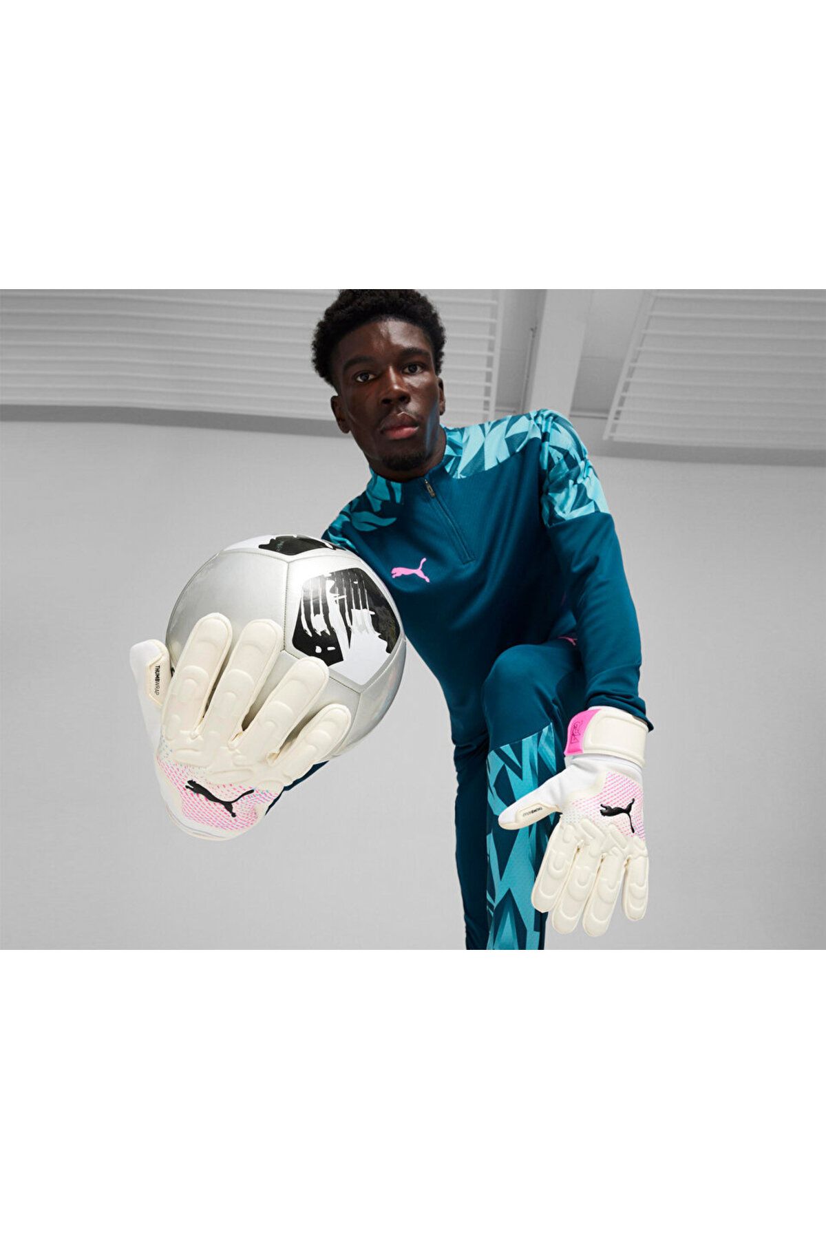 دستکش دروازه بان سفید مردانه بازی آینده NC Goalkeeper Glove 4192601 Puma