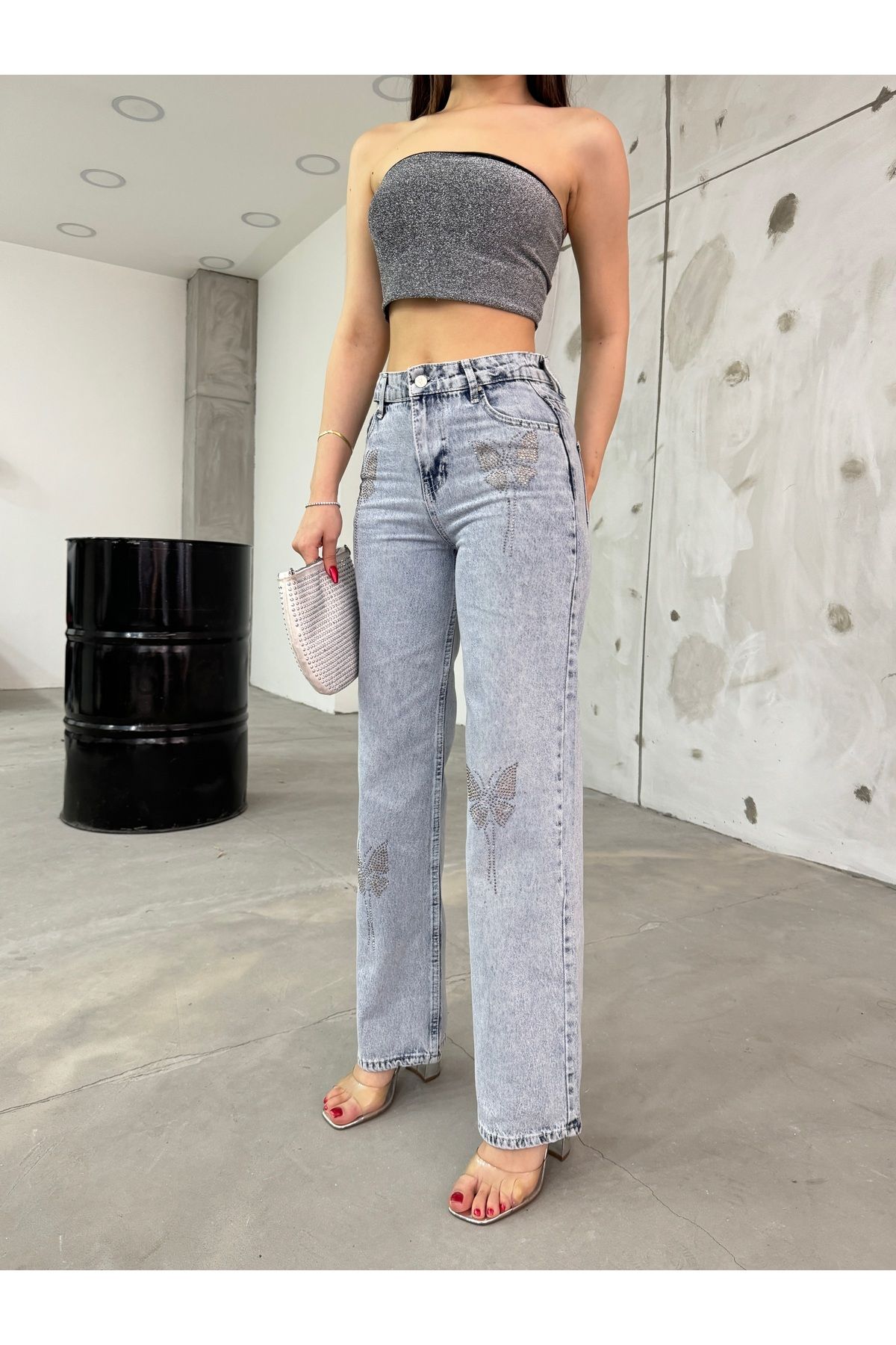 complete the look image