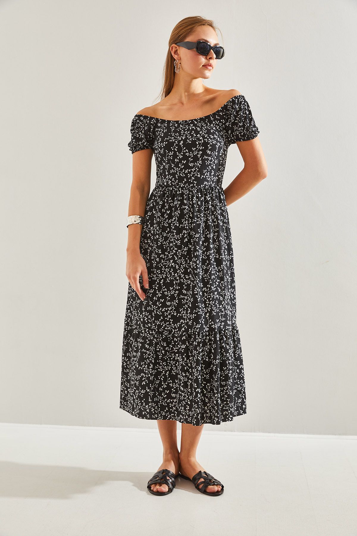 Bianco Lucci-Women's Madonna Collar Floral Pattern Dress 5