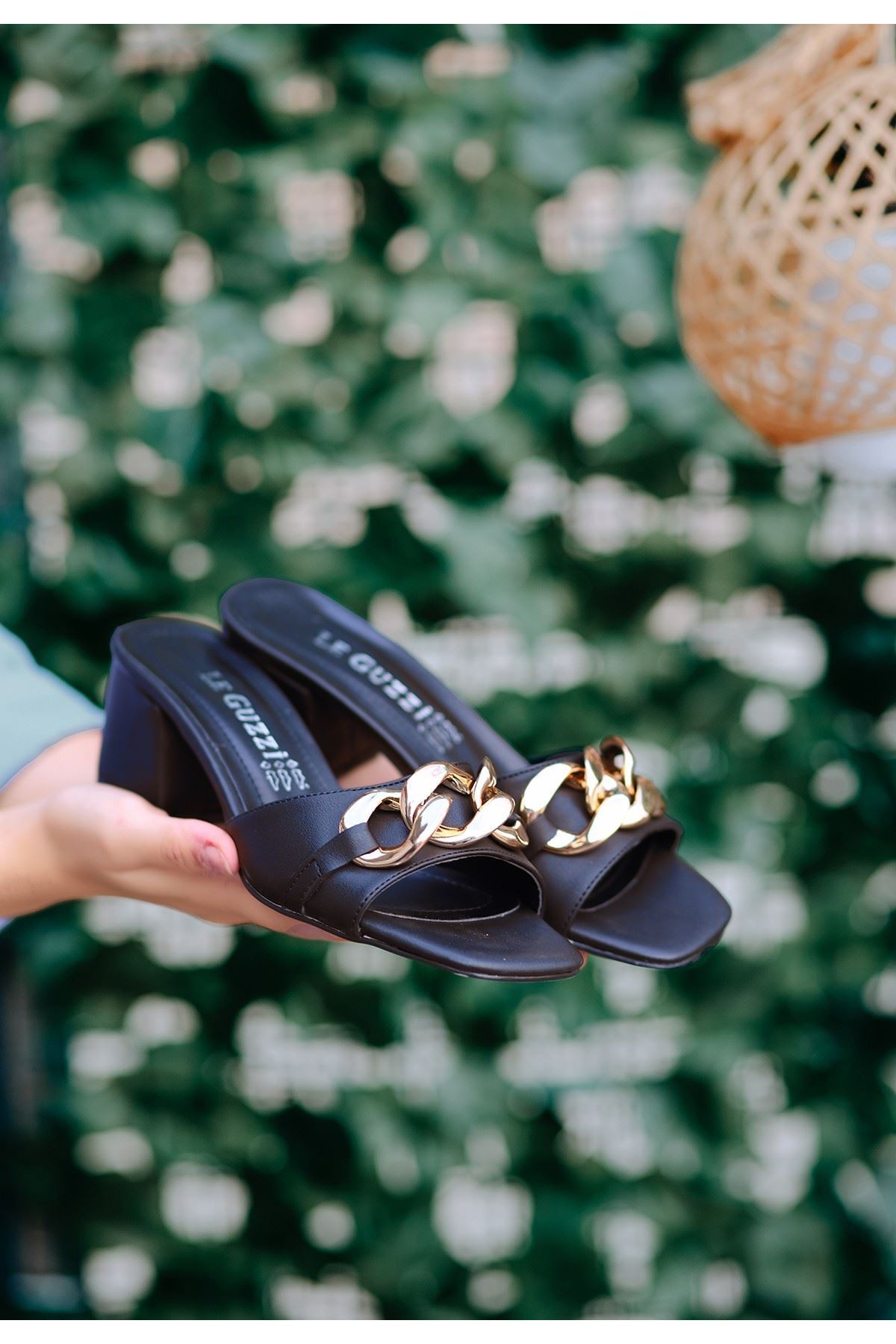 Poar Siyah Cilt Topuklu Terlik