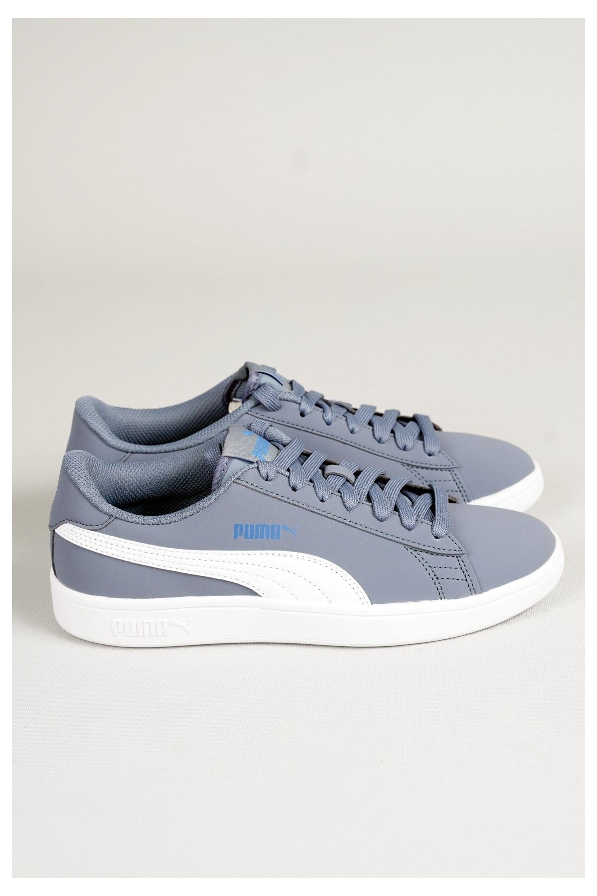 Puma shoes smash v2 deals