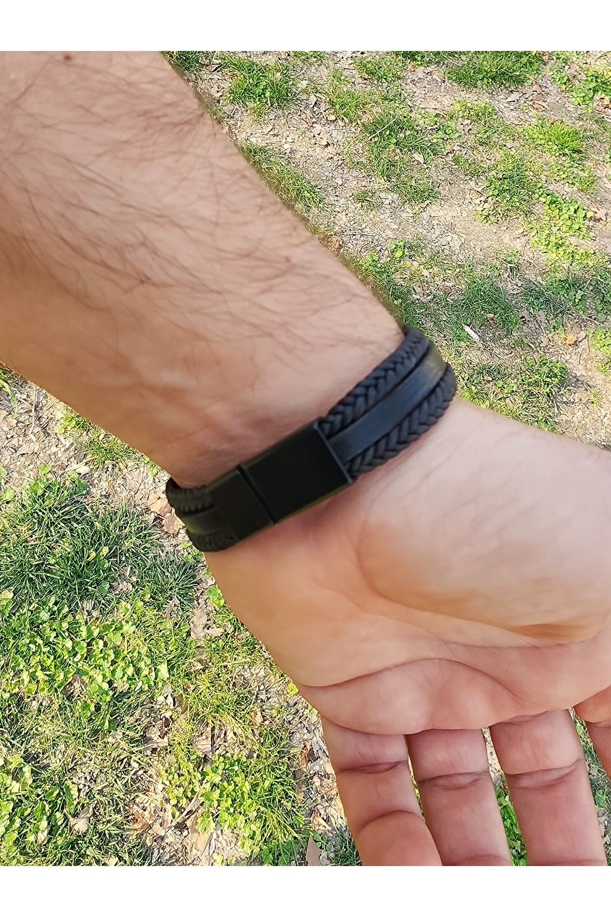 Deri Mıknatıslı Kapama Bileklik Dorika Siyah - Altın