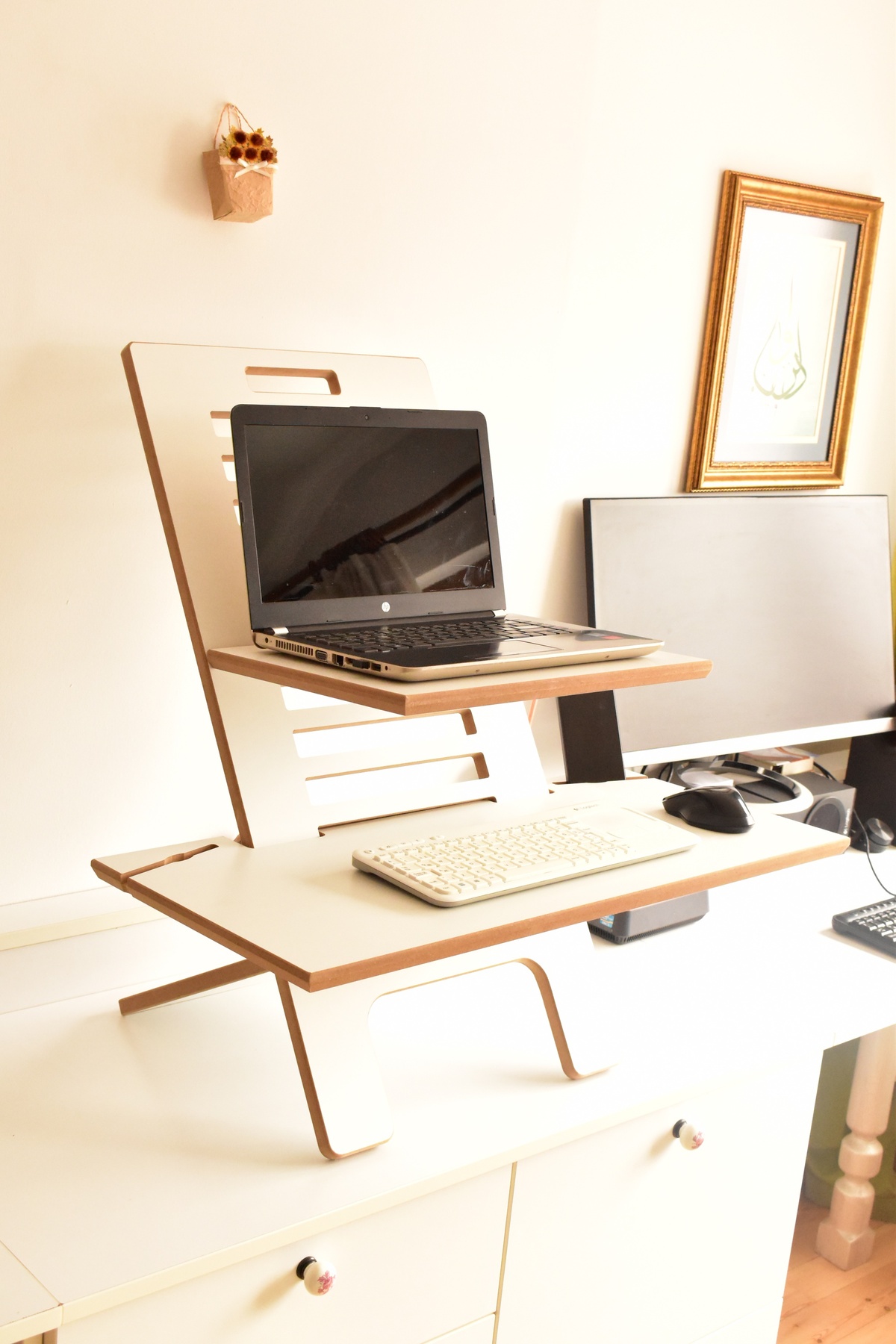 İskarpela Çınar Ahşap Laptop Standı