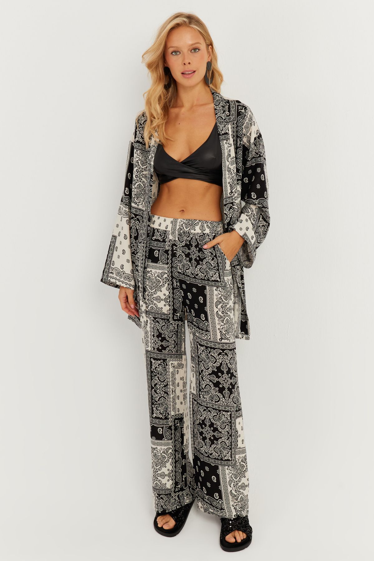 Cool & Sexy-Set kimono pentru femei cu model negru-ecru GÇ156 1