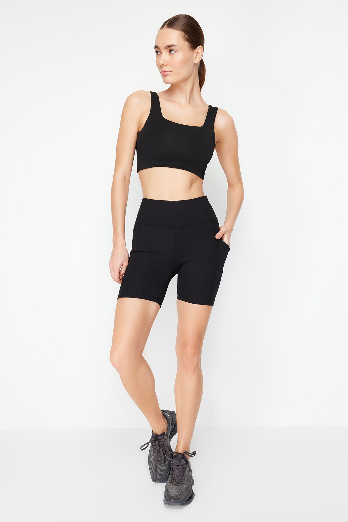 Trendyol Collection-Schwarze gerippte Sportshorts/kurze Leggings aus Tüll mit Wiederherstellungstaille THMSS24TY00005 5