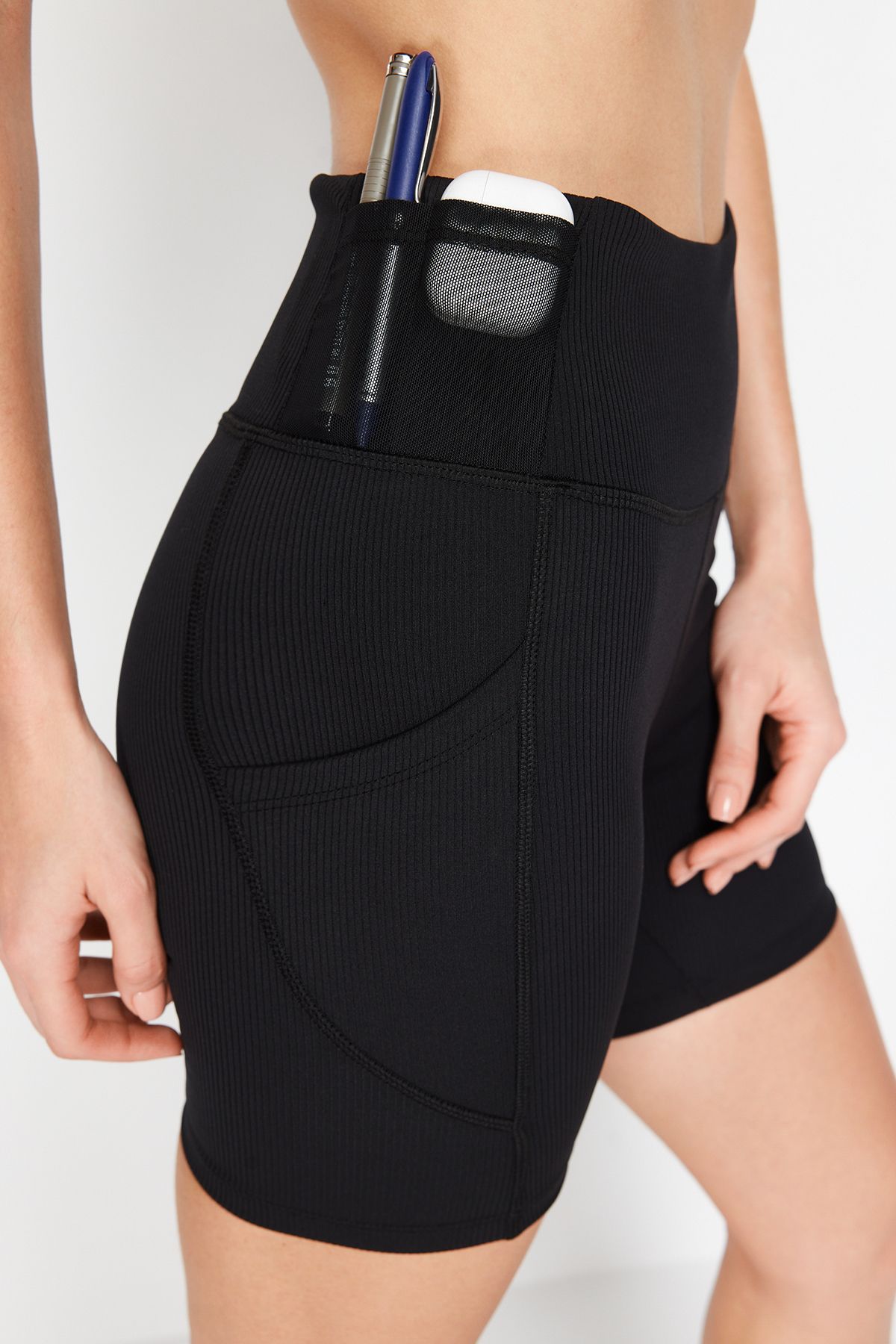 Trendyol Collection-Schwarze gerippte Sportshorts/kurze Leggings aus Tüll mit Wiederherstellungstaille THMSS24TY00005 3