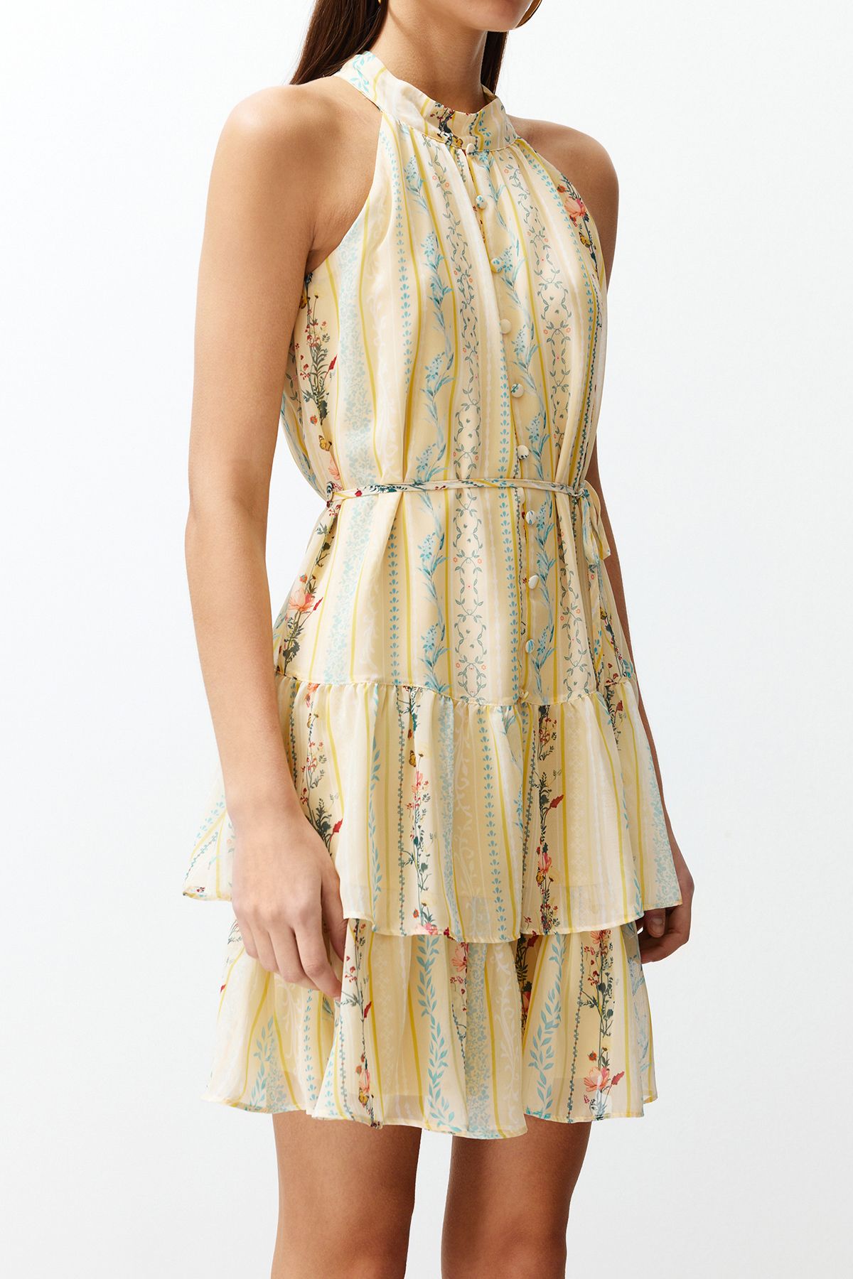 Trendyol Collection-Gelbes A-Cut-Minikleid aus gefüttertem Chiffongewebe mit Blumendruck TWOSS23EL02056 5