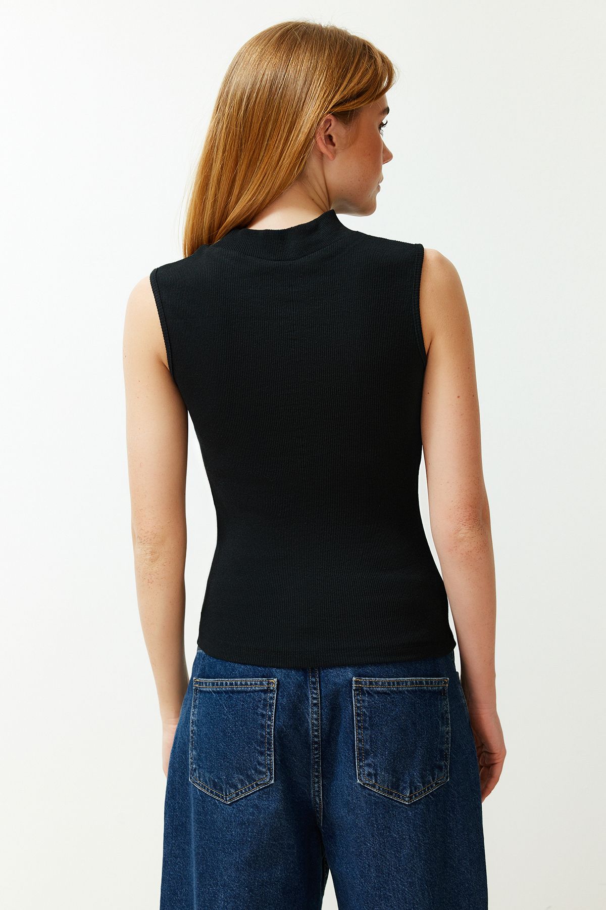 Trendyol Collection-Schwarz-weiße 2er-Pack taillierte, körperbetonte, flexible Strickbluse TWOSS24BZ00407 5