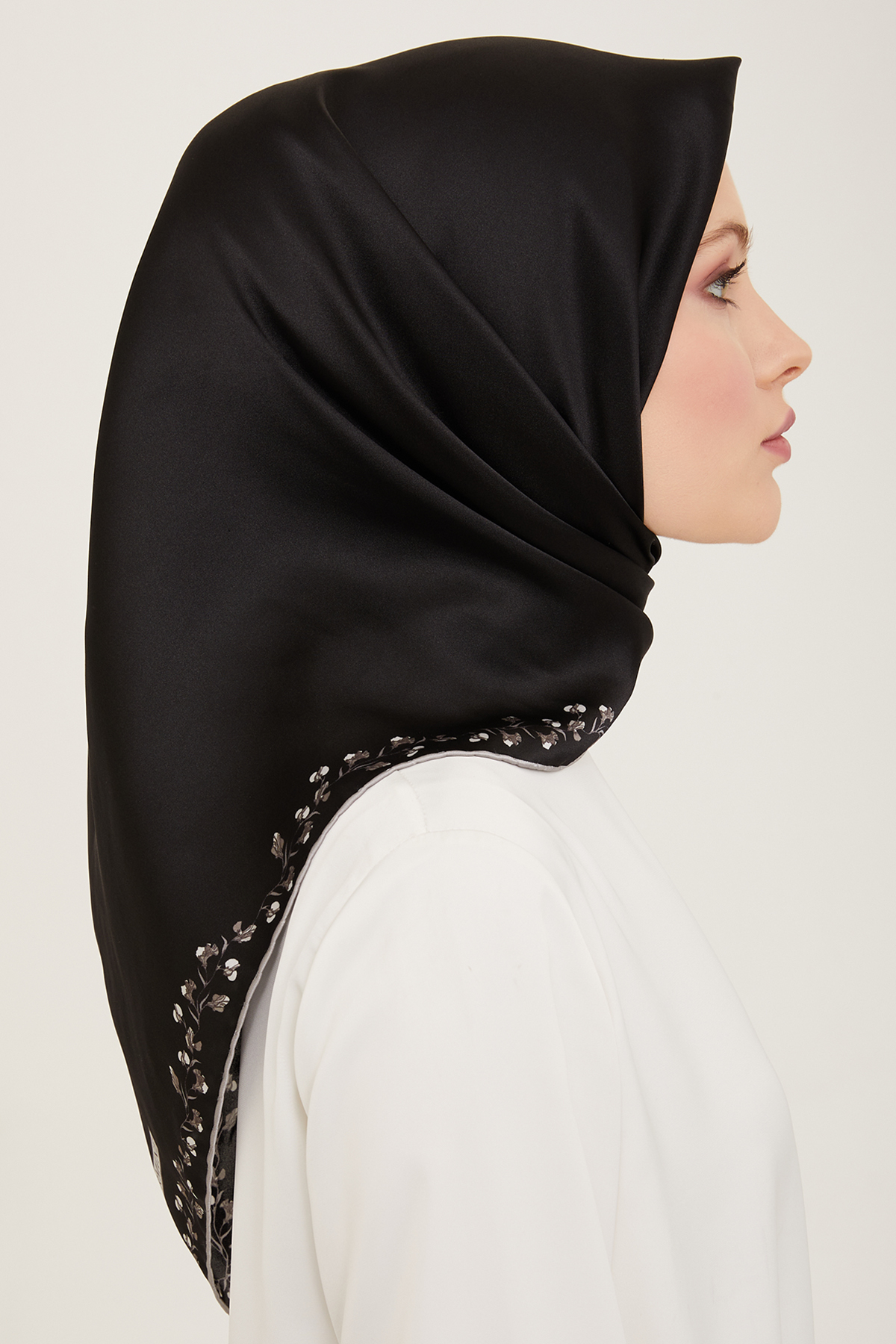 روسری زنانه آرمینه | E24YA9168D02 Armine - Image 3