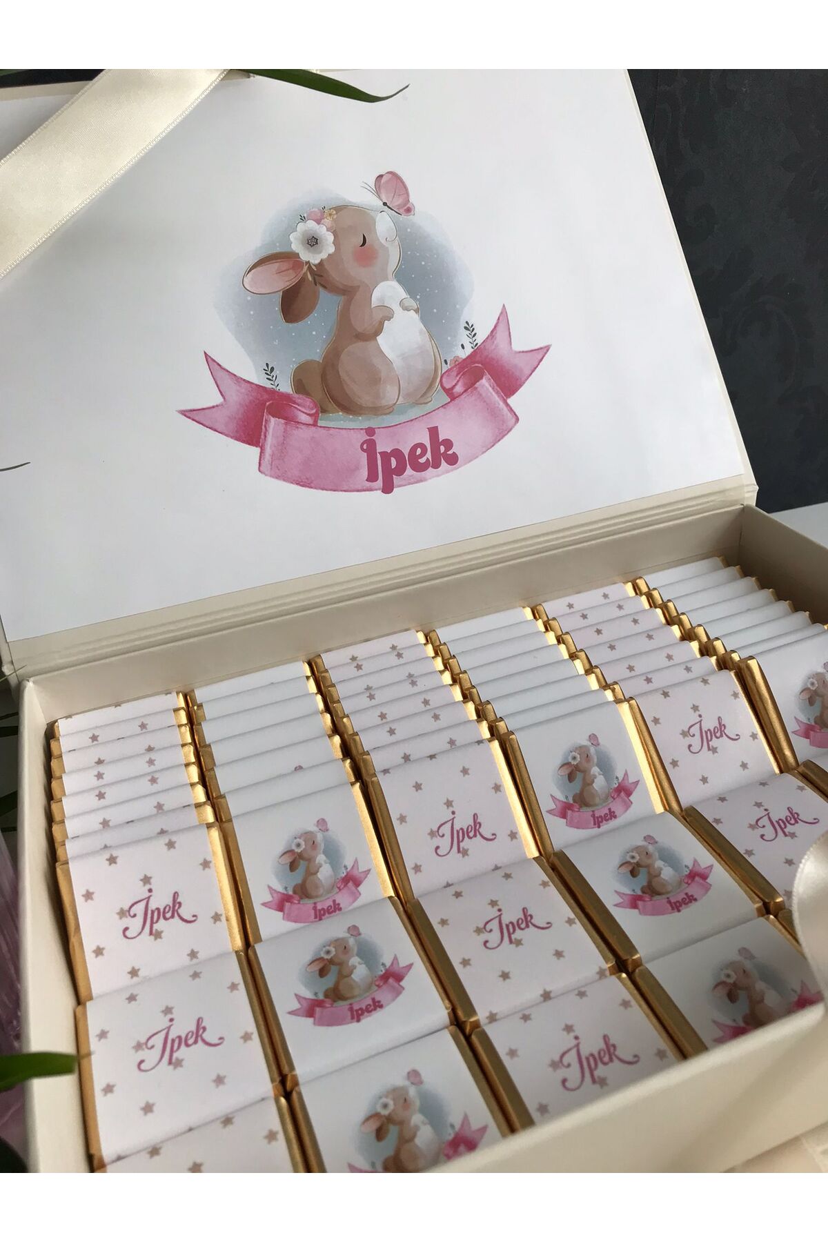 Minemiss Tasarım Lüks Kutulu İsme Özel Tasarımlı Kız-Erkek Bebek Çikolatası 70 Adet Dogum-Yaş Günü-Hediyelik Çikolata fotoğrafı 4 (önizleme)